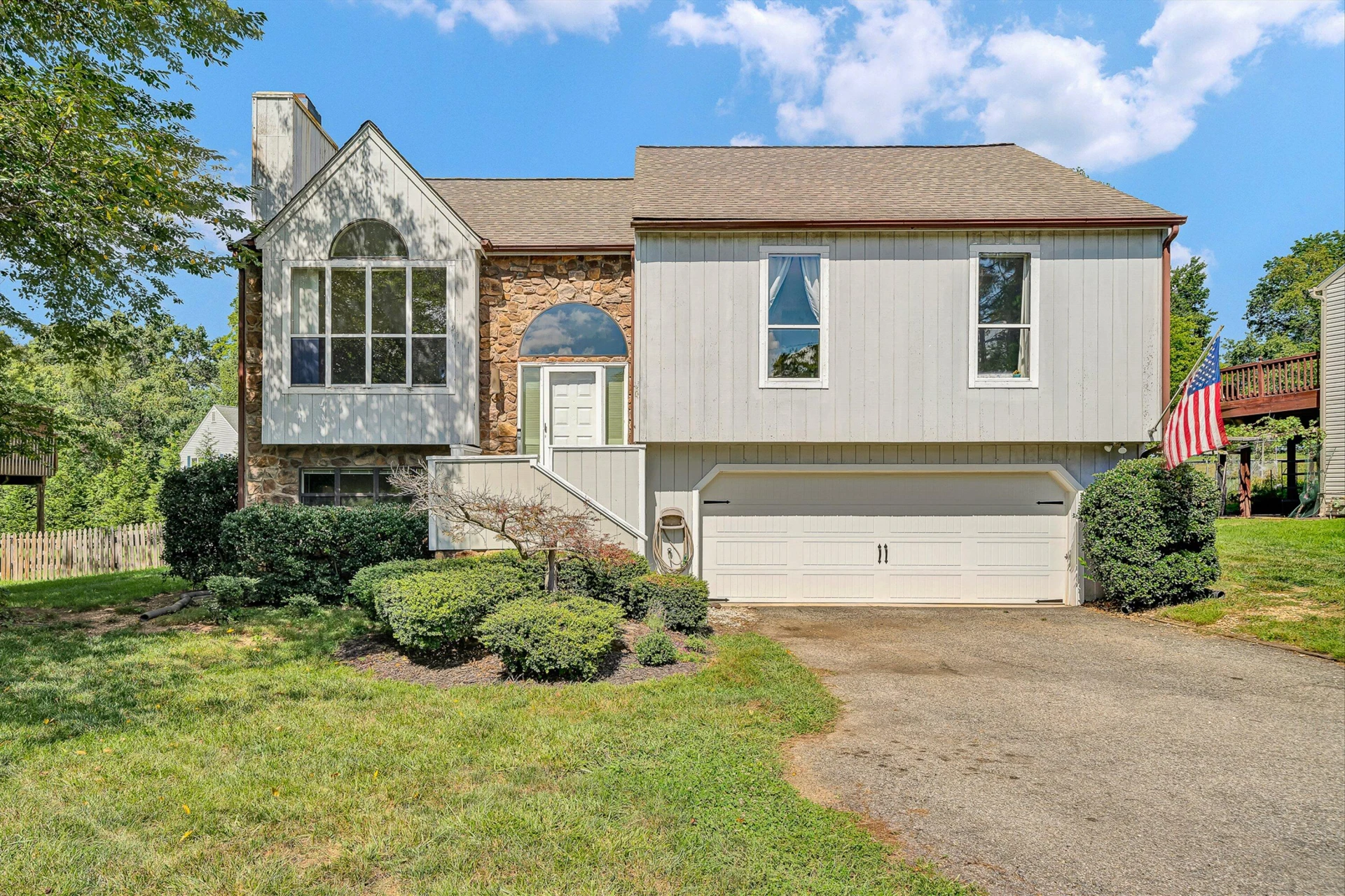 5605 Castle Rock RD