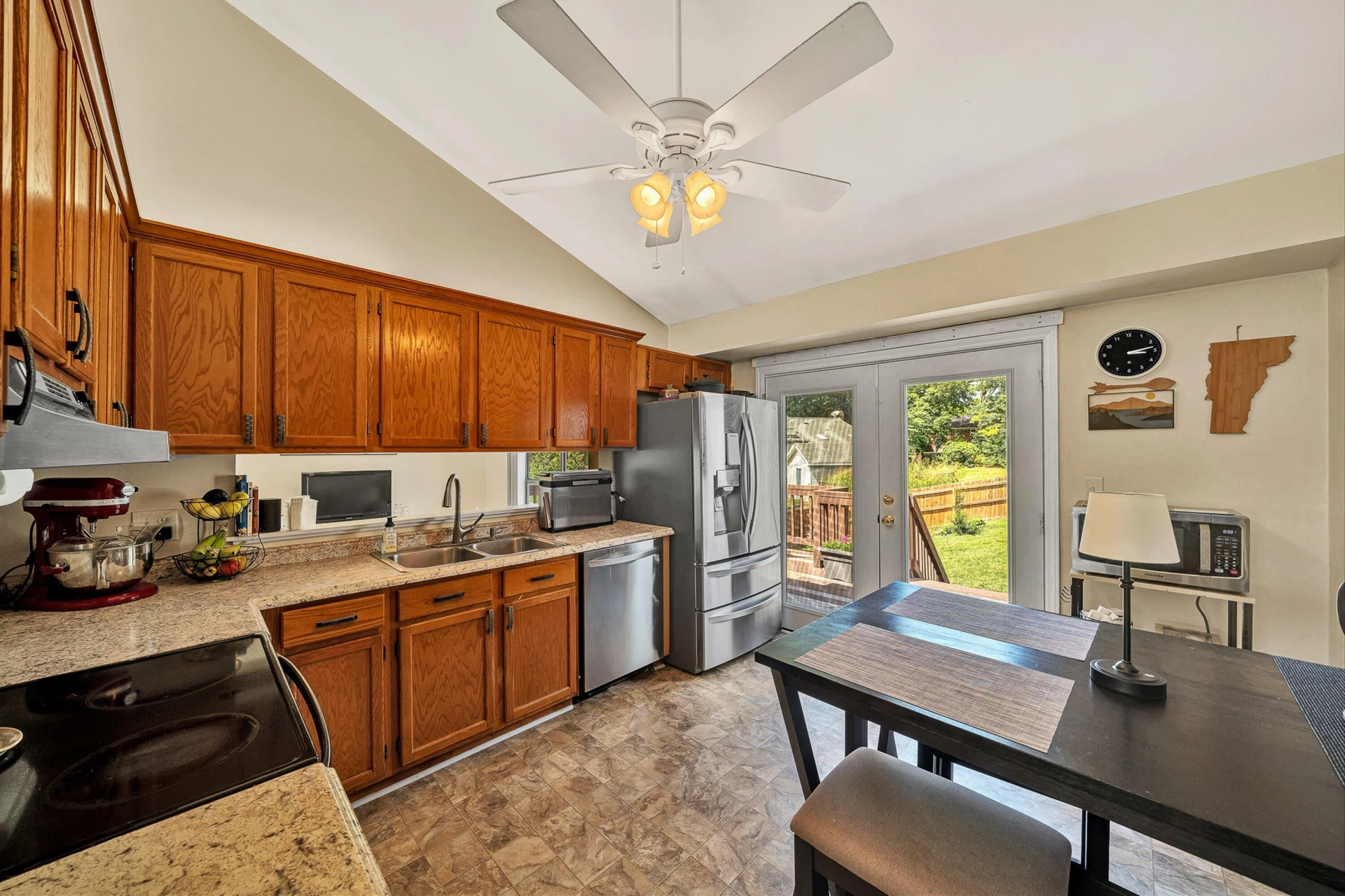 5605 Castle Rock RD - Photo 9