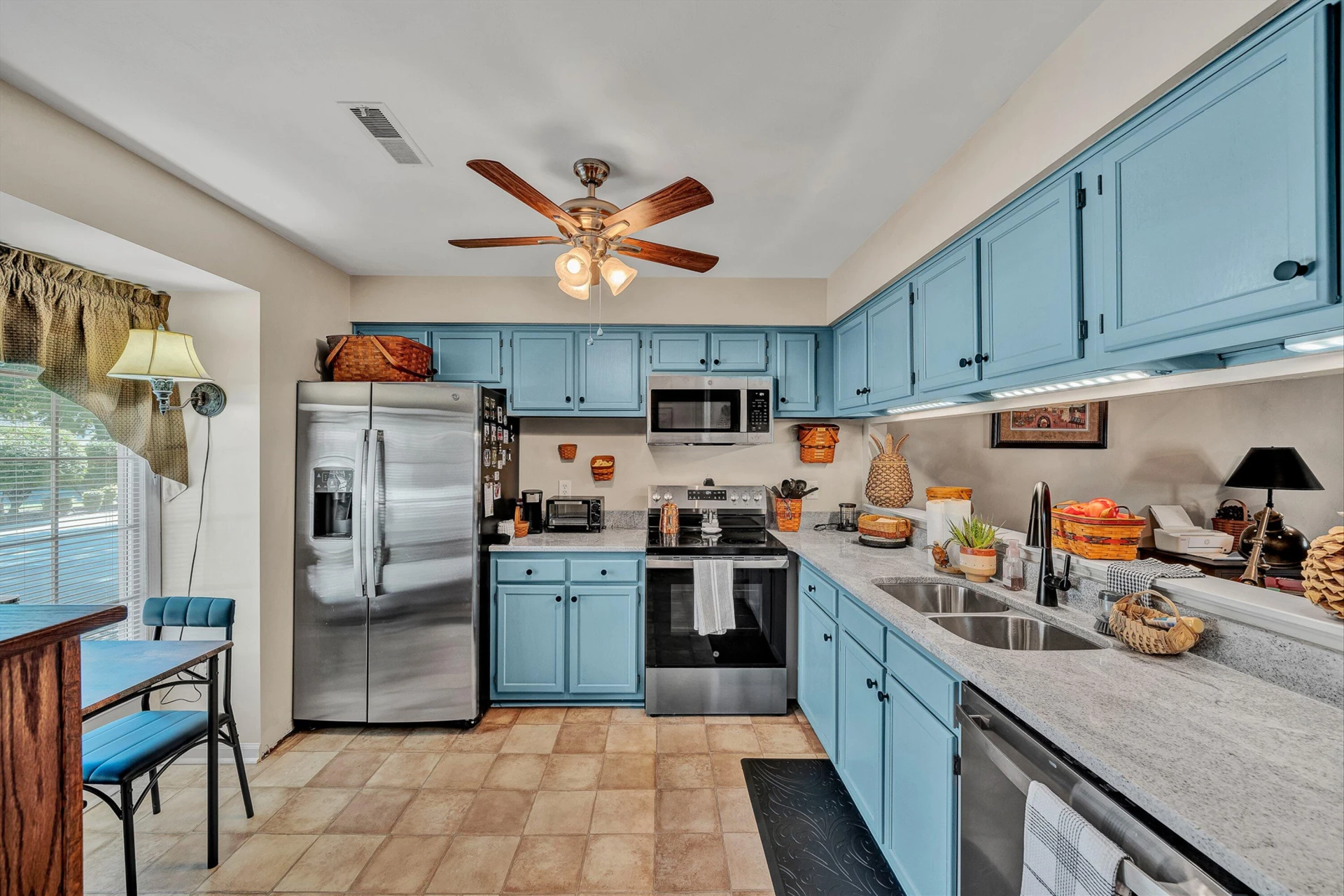 867 Stonegate CT - Photo 6