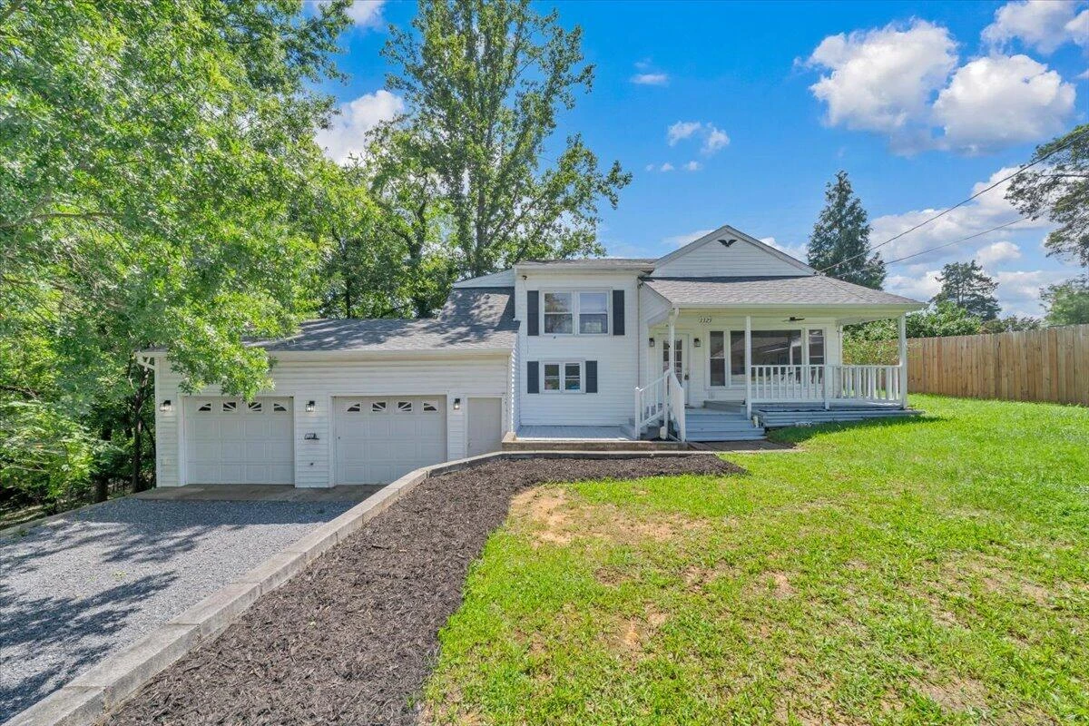 1325 Lewis RD SE