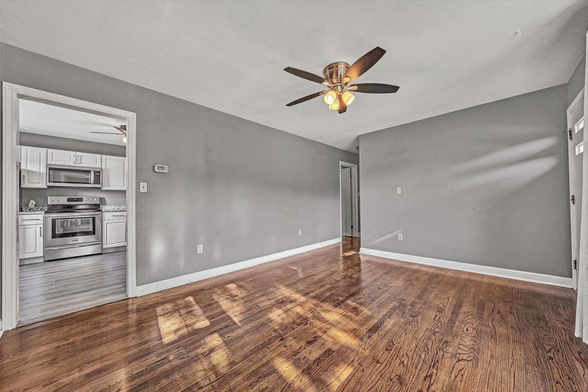 5304 Endicott ST - Photo 15