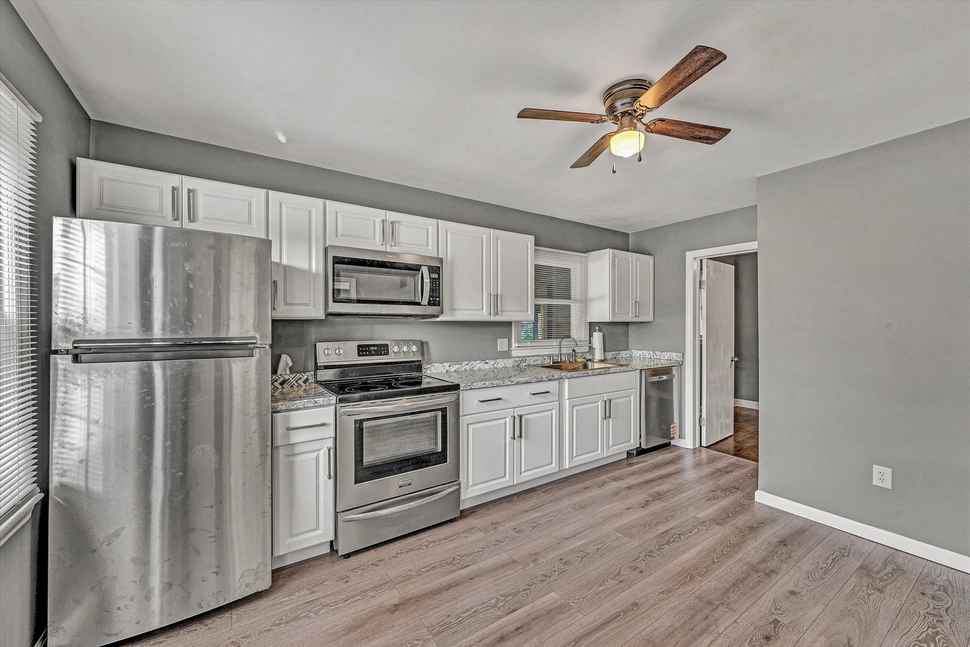 5304 Endicott ST - Photo 2
