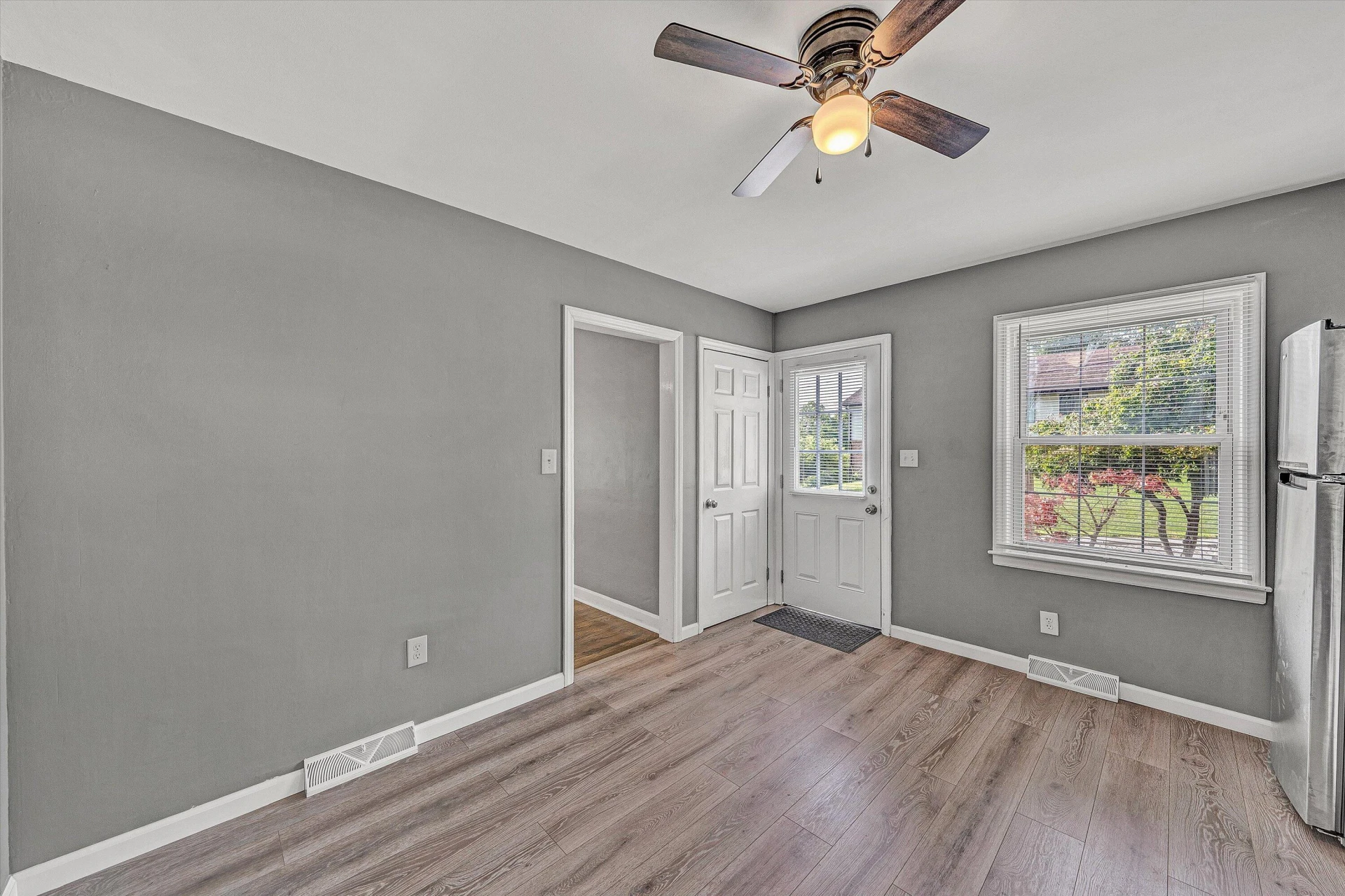5304 Endicott ST - Photo 16