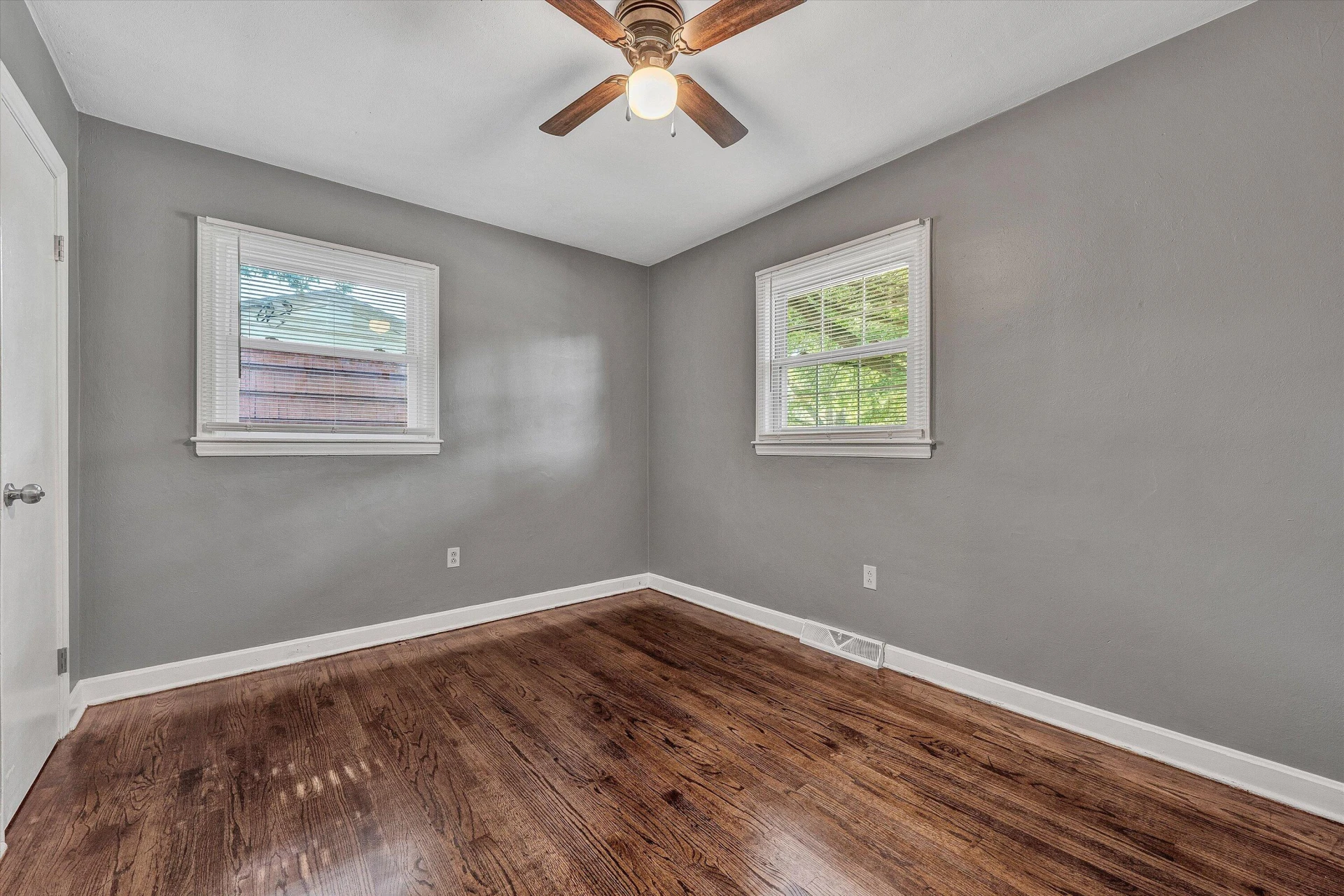 5304 Endicott ST - Photo 14