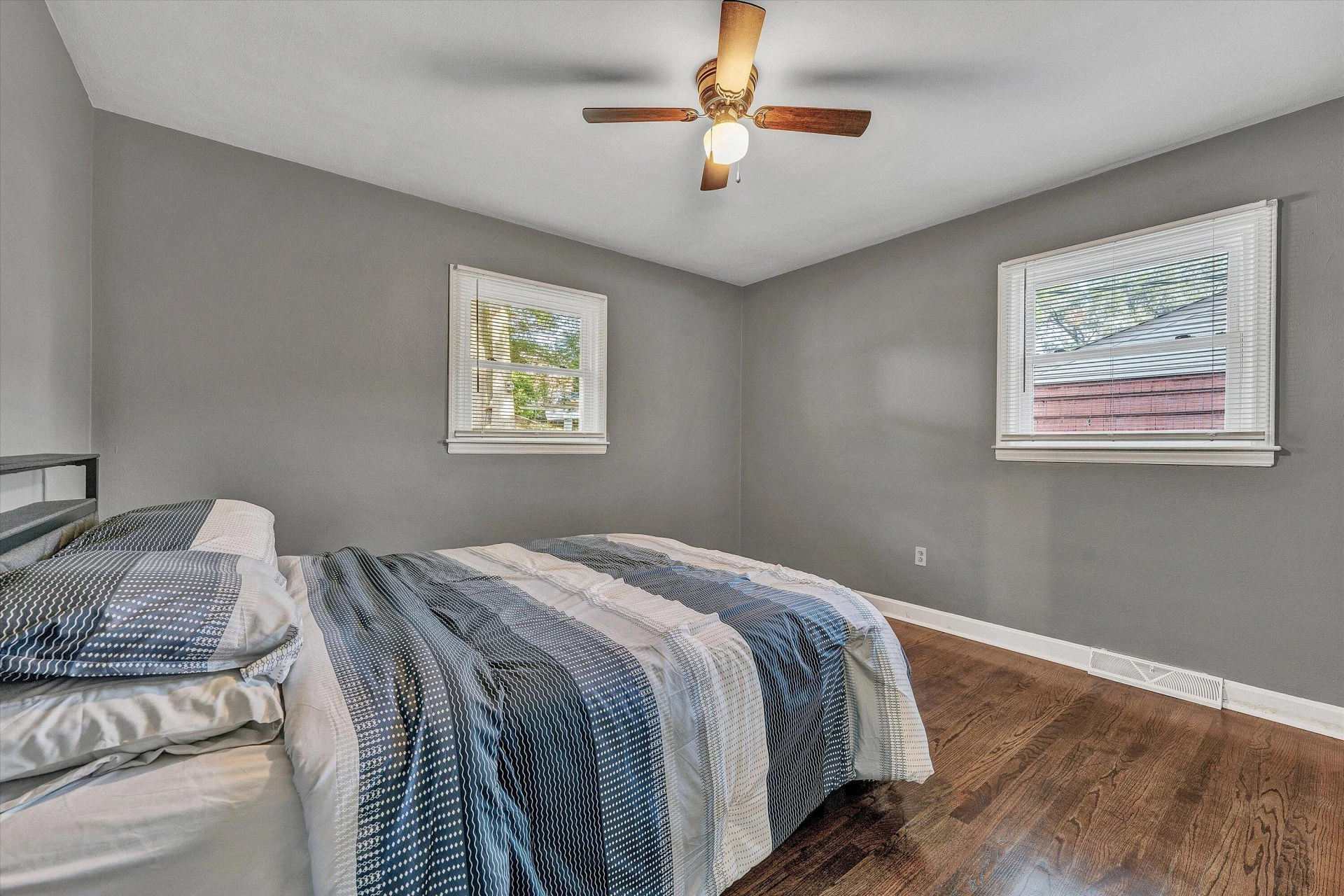 5304 Endicott ST - Photo 6