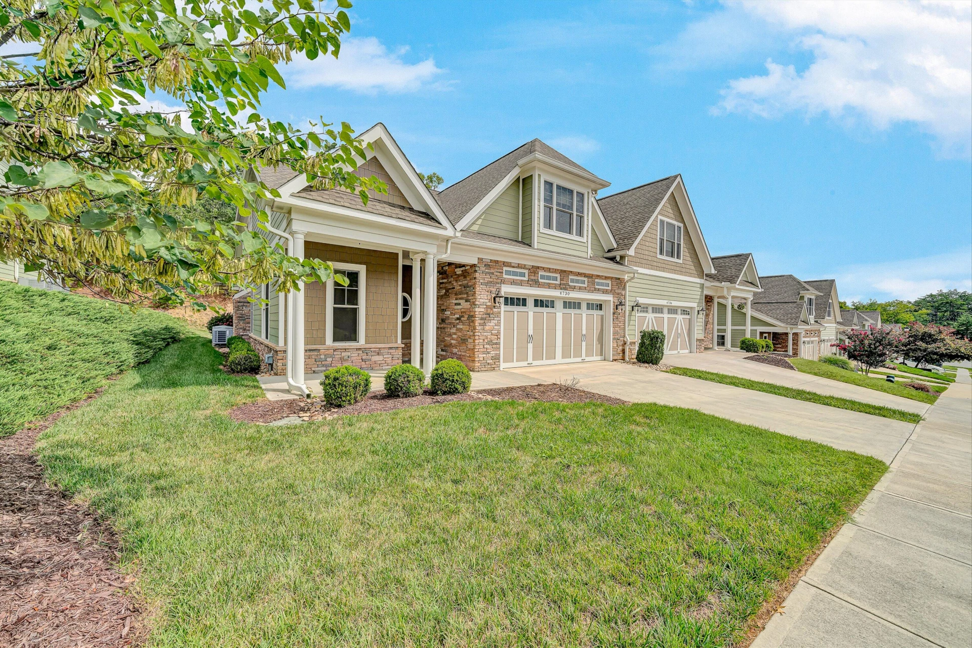 4730 Leigh LN - Photo 2