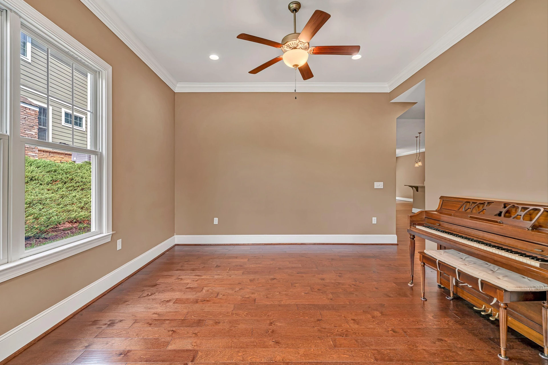4730 Leigh LN - Photo 3