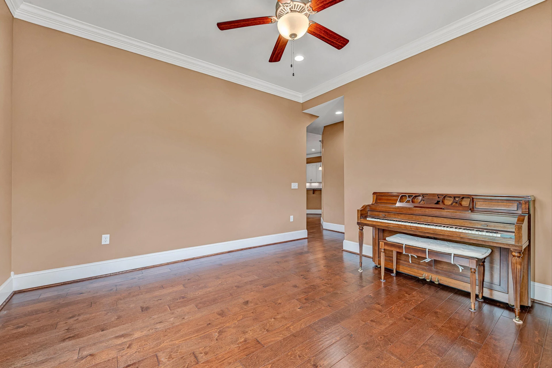 4730 Leigh LN - Photo 4
