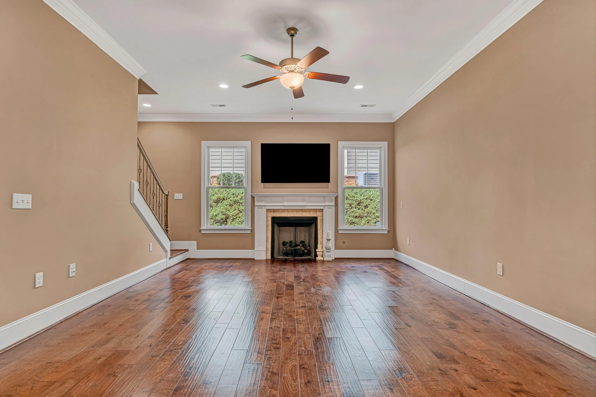 4730 Leigh LN - Photo 6