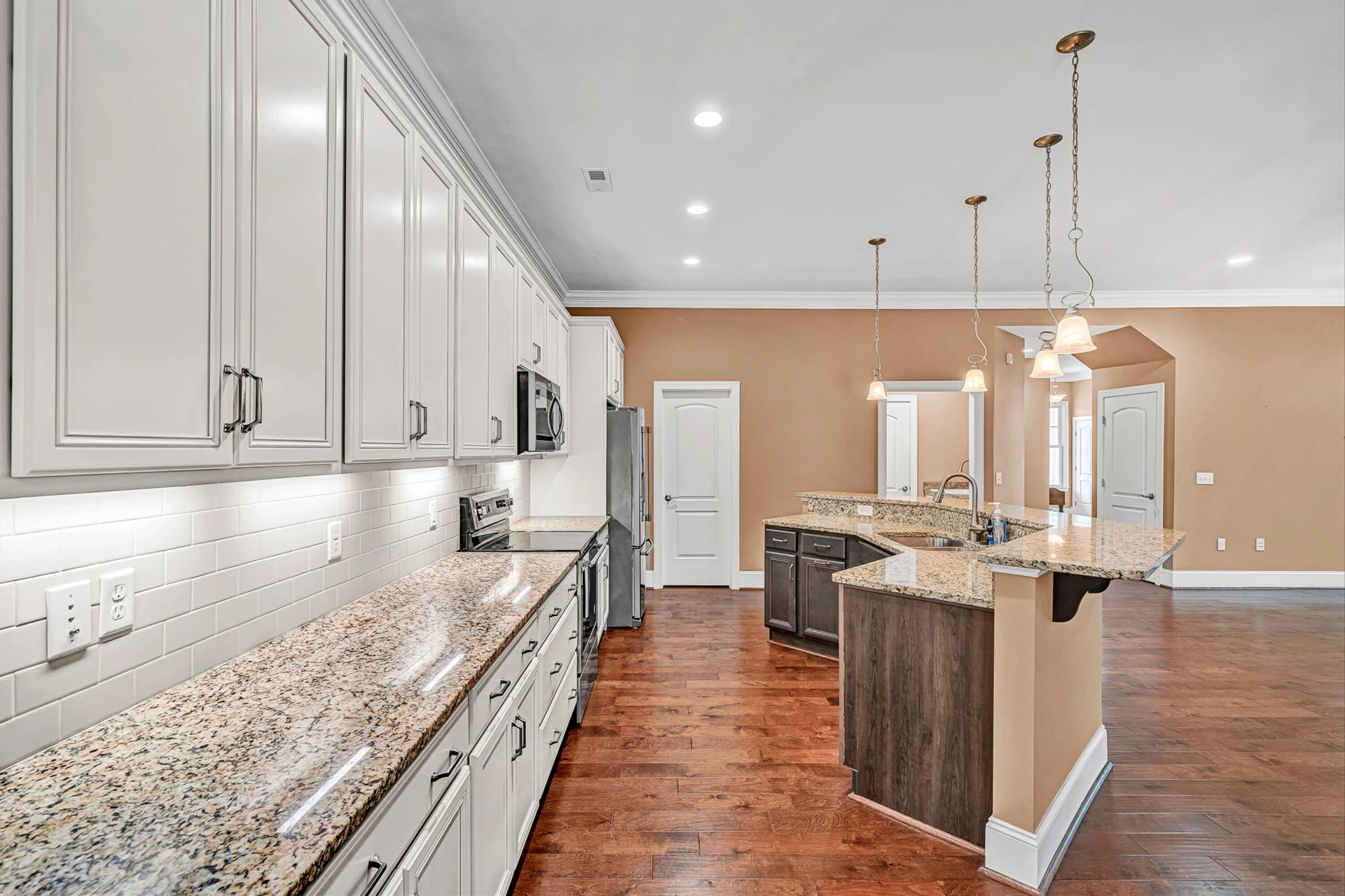 4730 Leigh LN - Photo 10