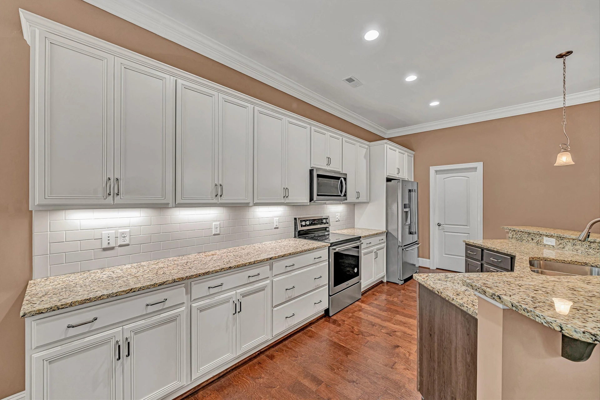 4730 Leigh LN - Photo 11