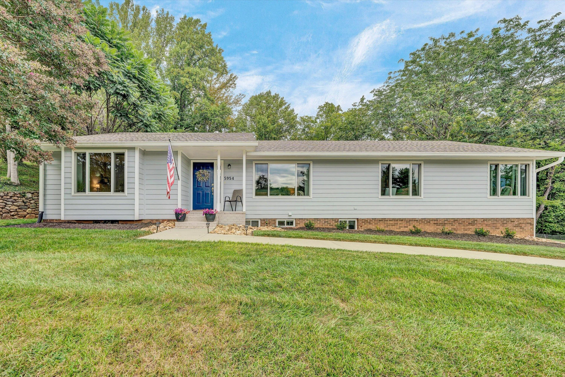 5954 Landview DR - Photo 4