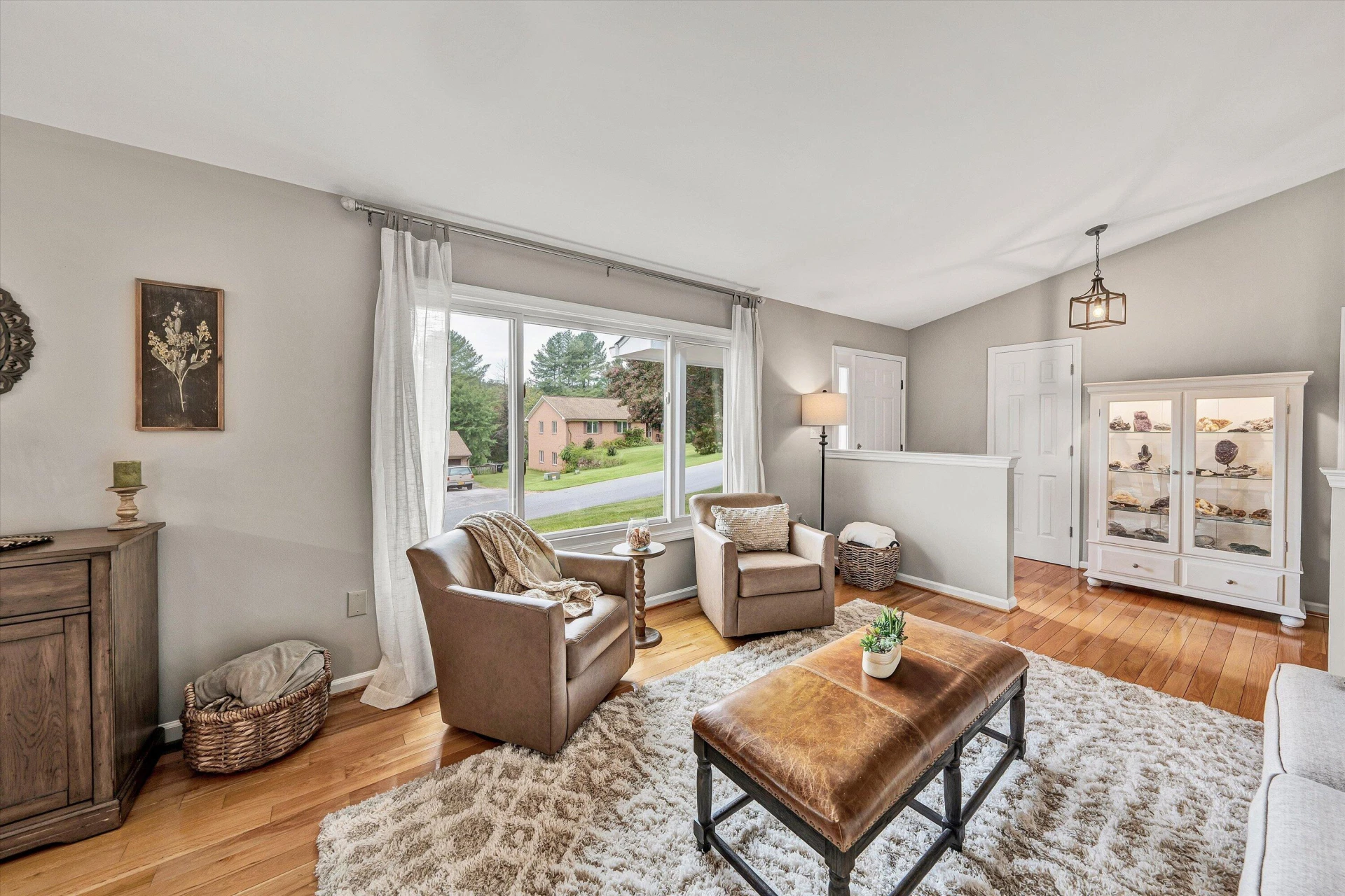 5954 Landview DR - Photo 10