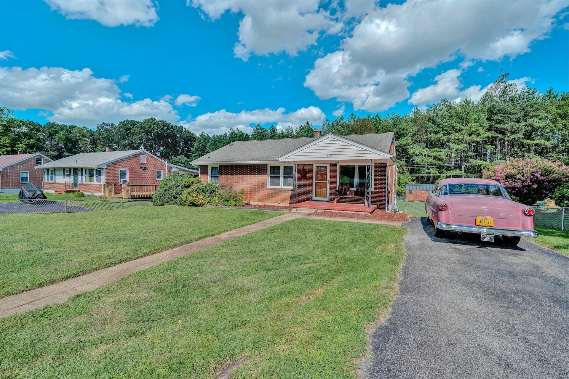 5814 Maywood AVE - Photo 2