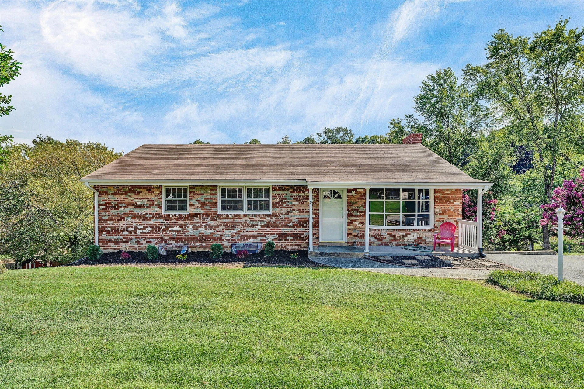 5258 Lakeland DR