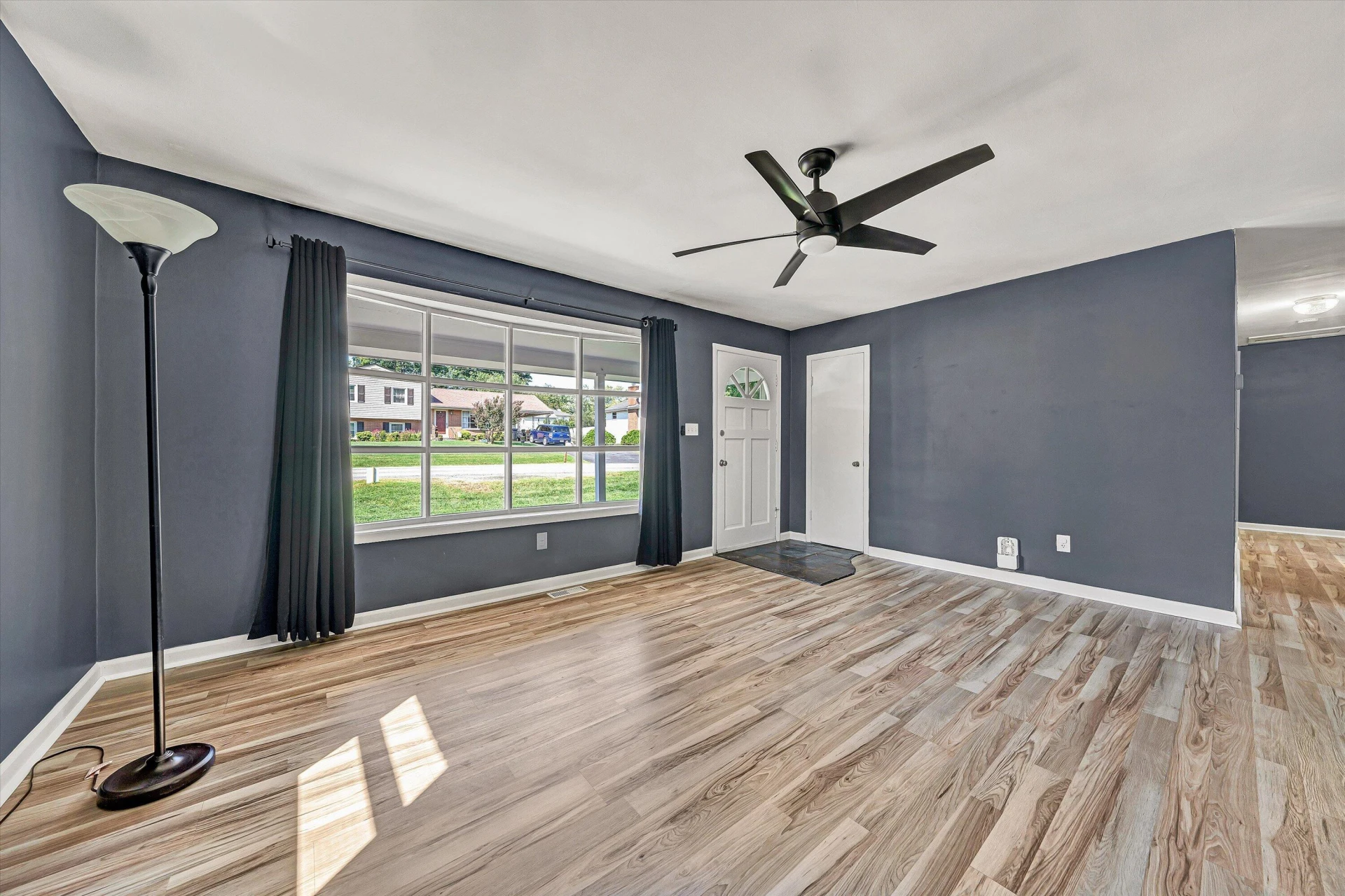 5258 Lakeland DR - Photo 4