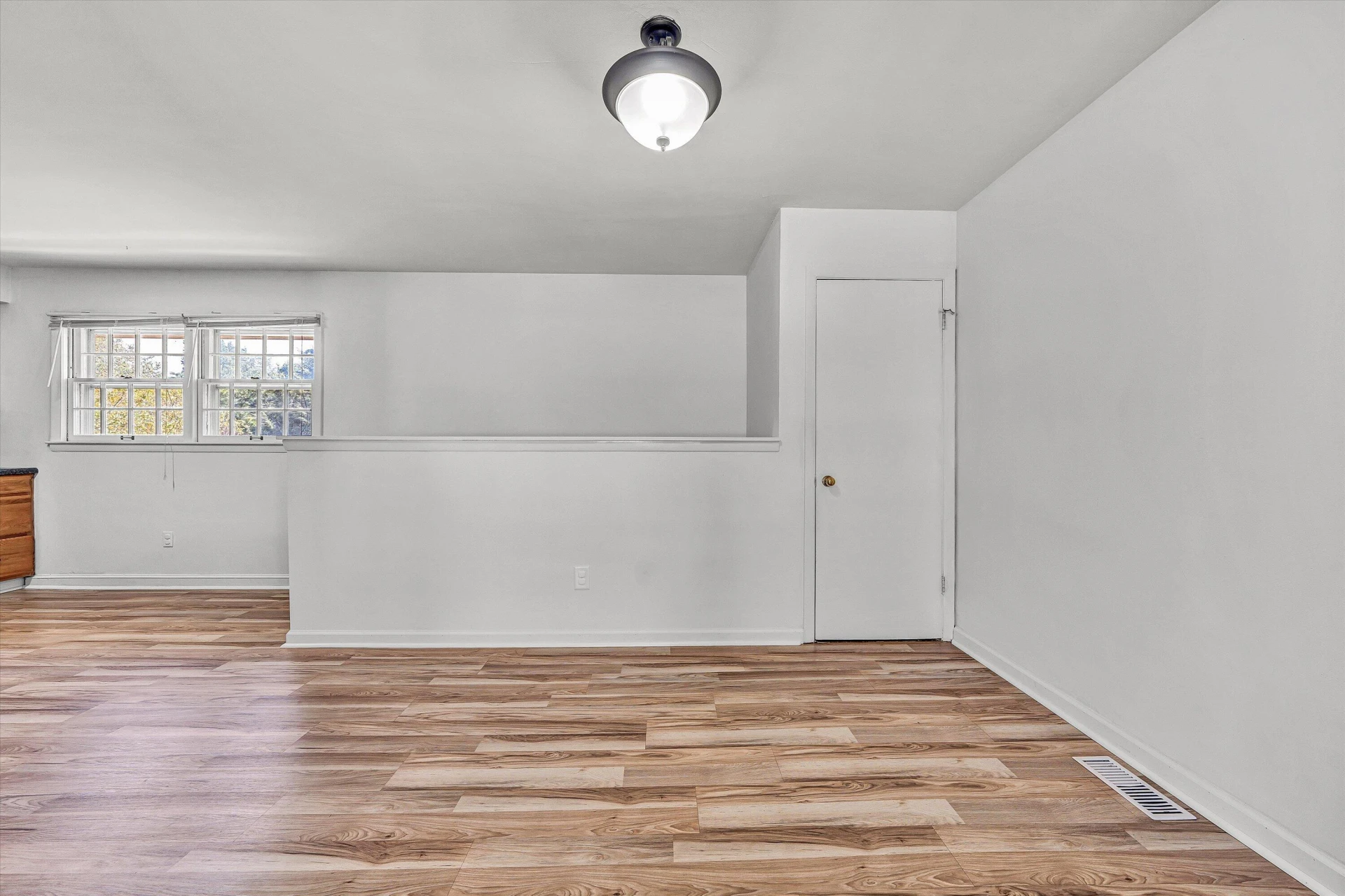 5258 Lakeland DR - Photo 6