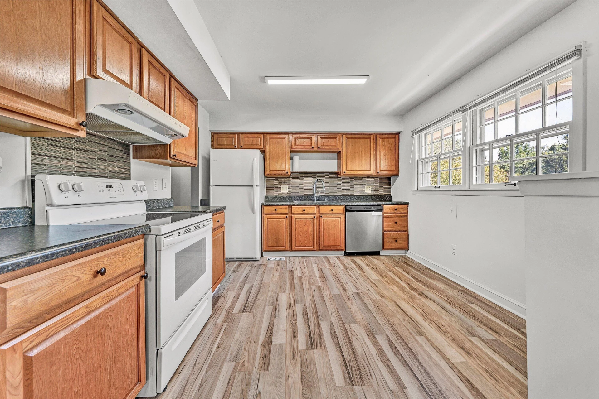 5258 Lakeland DR - Photo 8