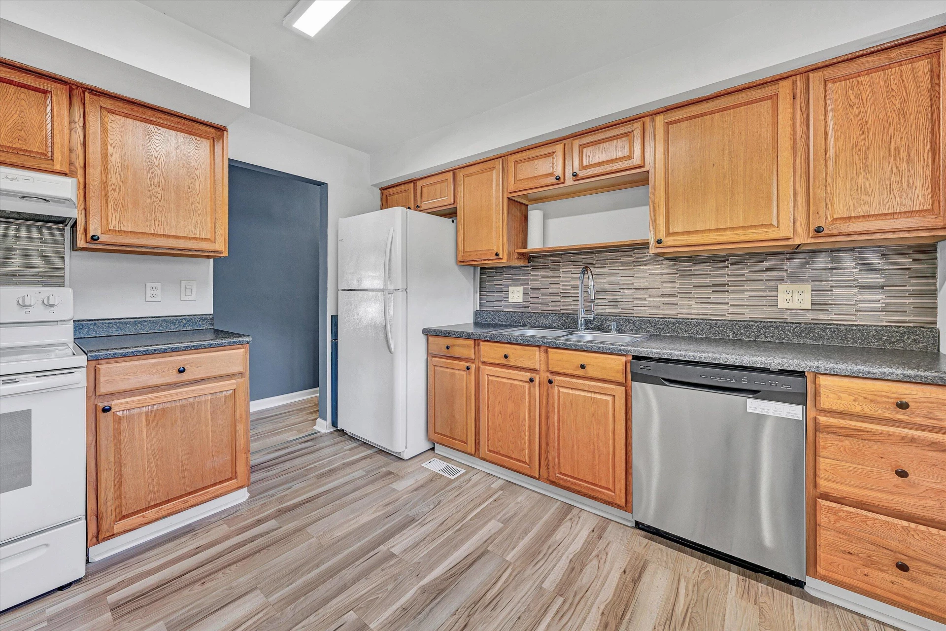 5258 Lakeland DR - Photo 9
