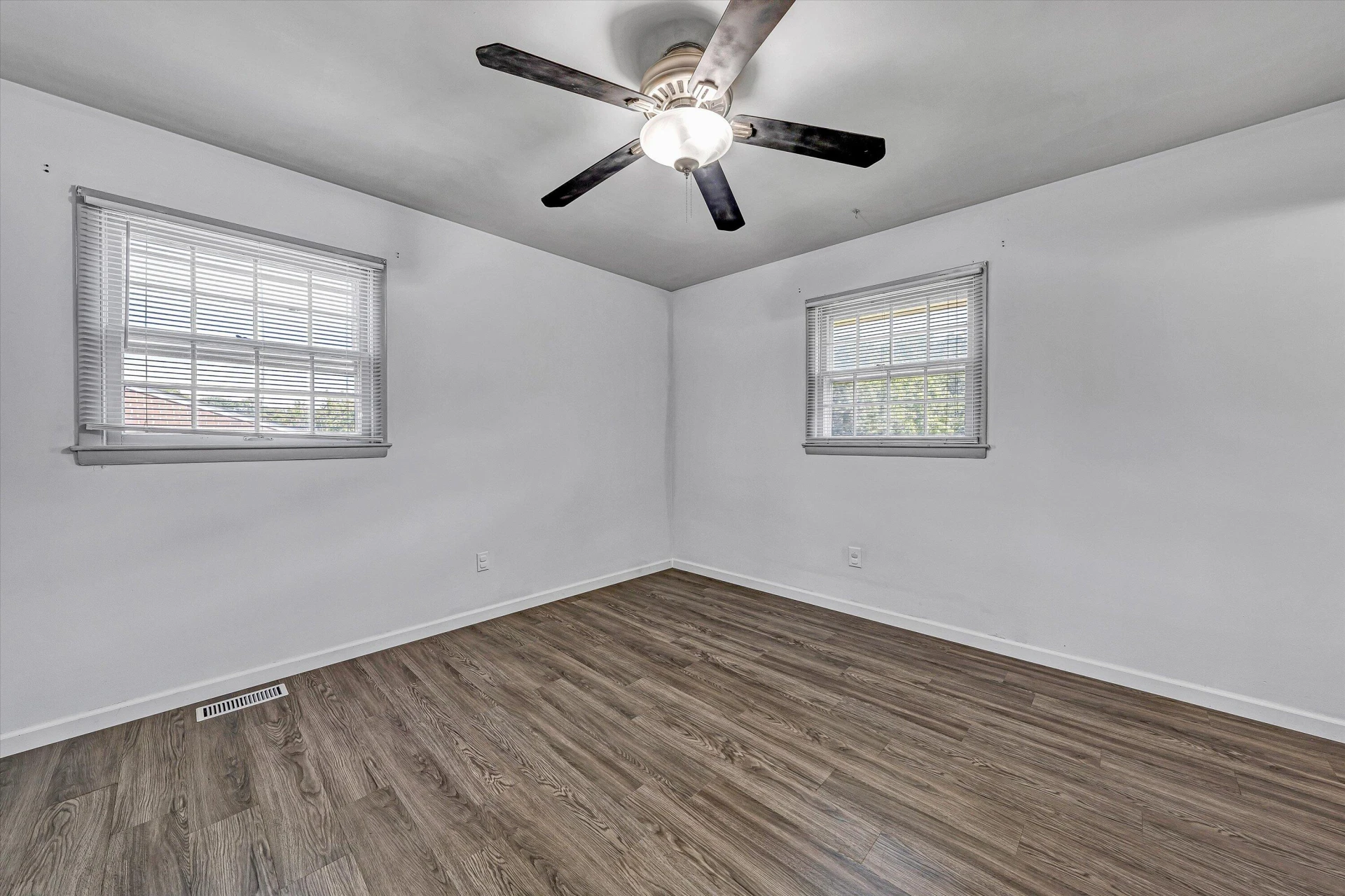 5258 Lakeland DR - Photo 14