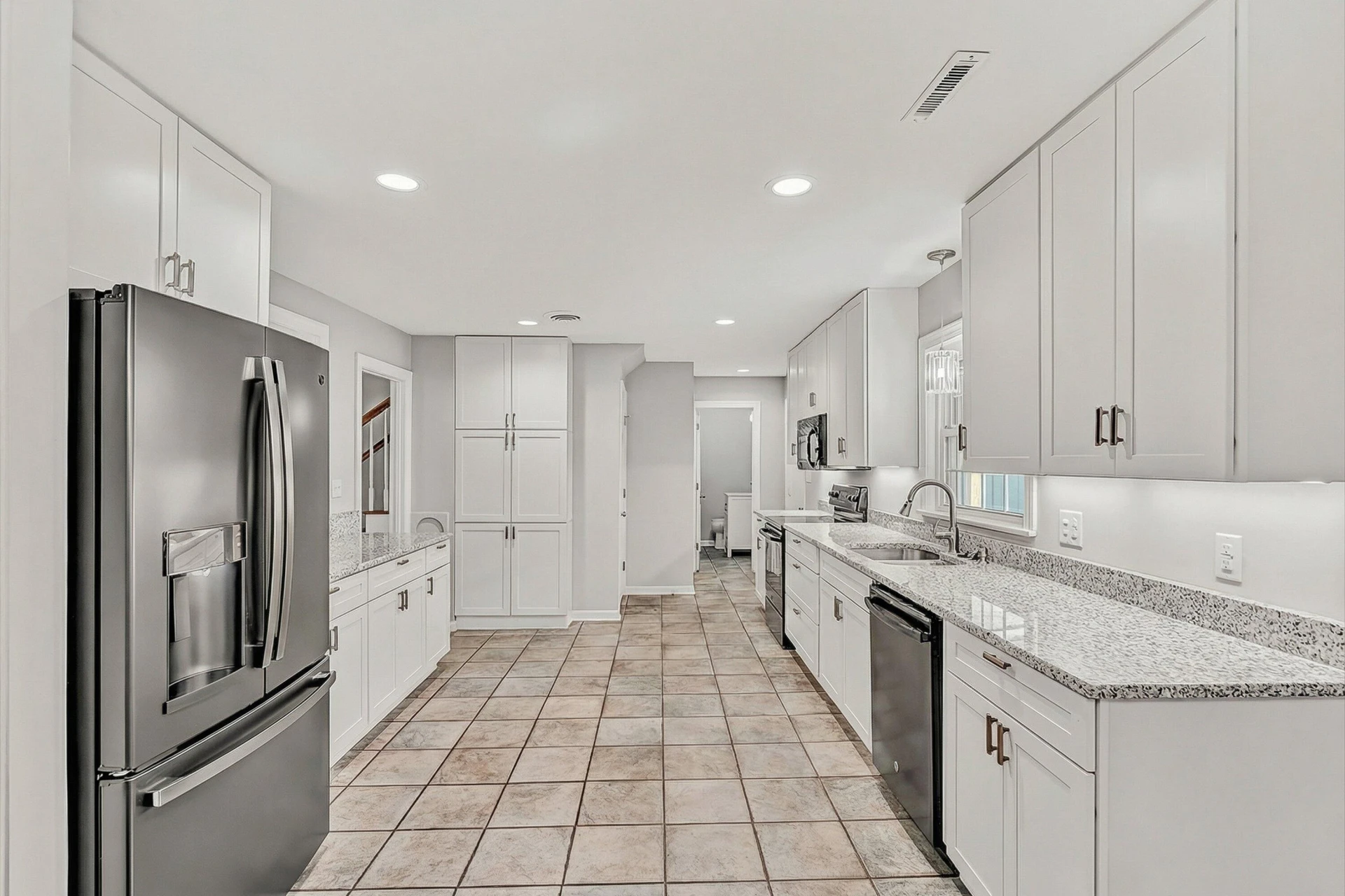 4118 Belle Aire CIR SW - Photo 4