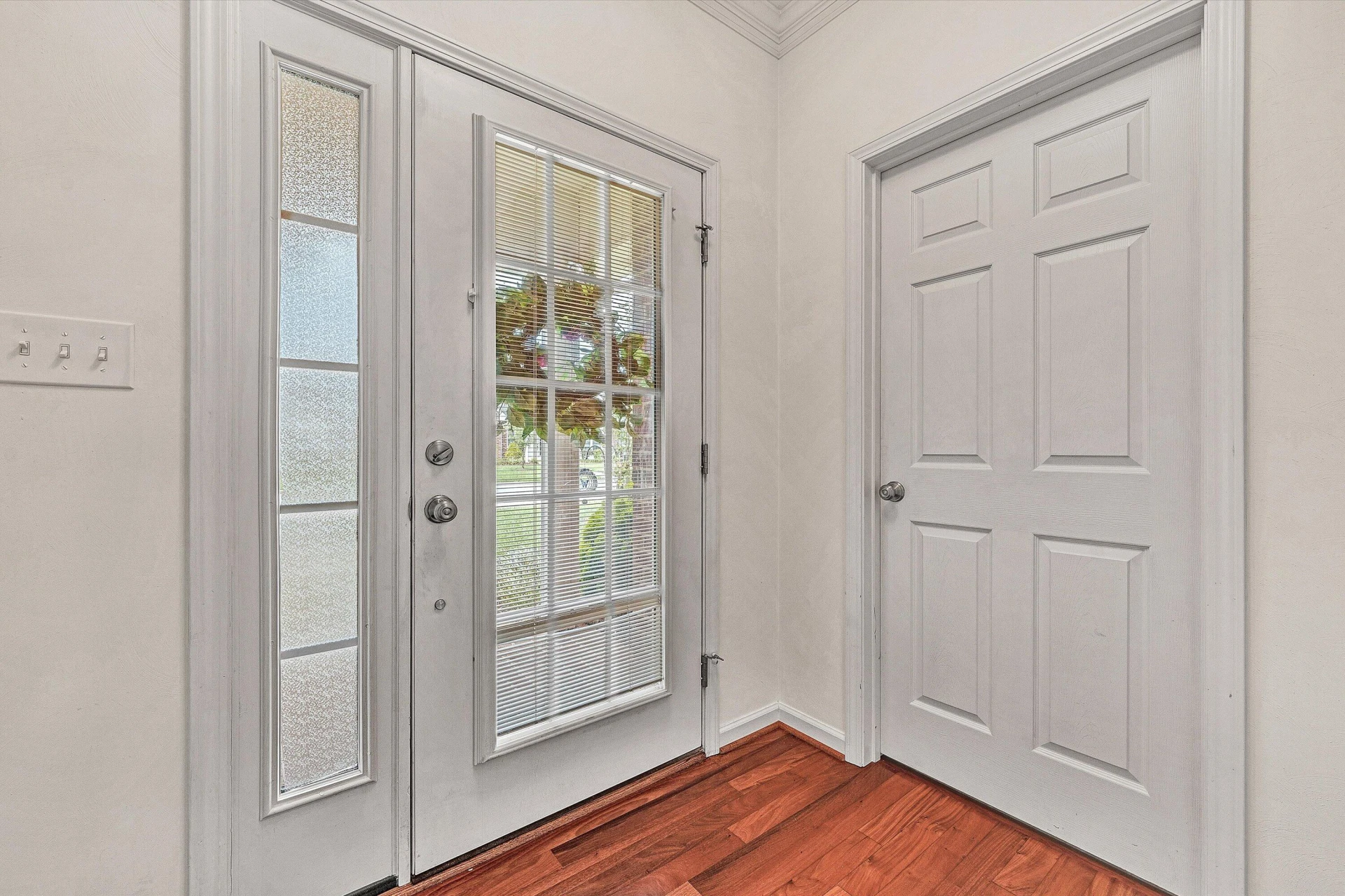 92 Maple ST - Photo 3