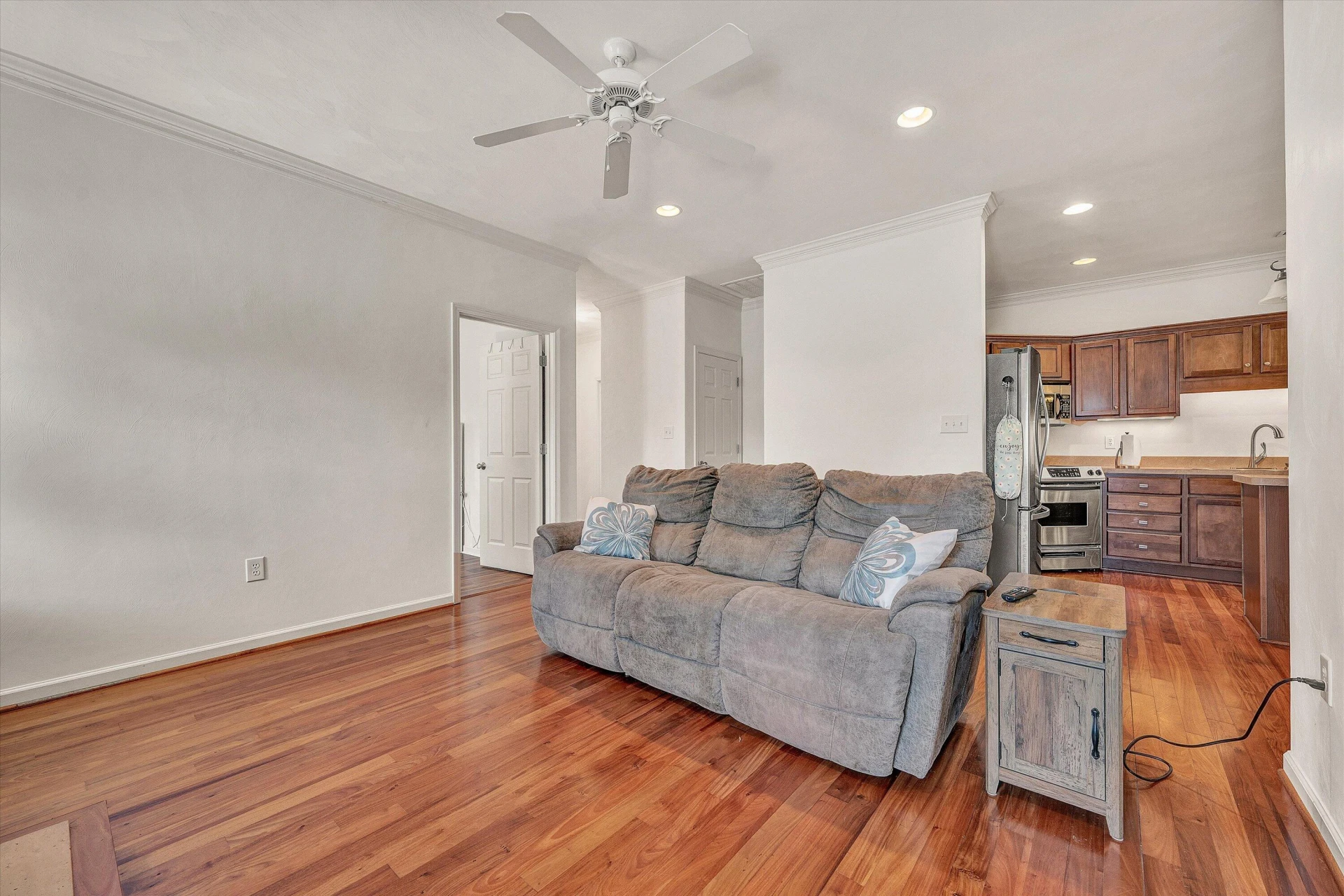 92 Maple ST - Photo 5