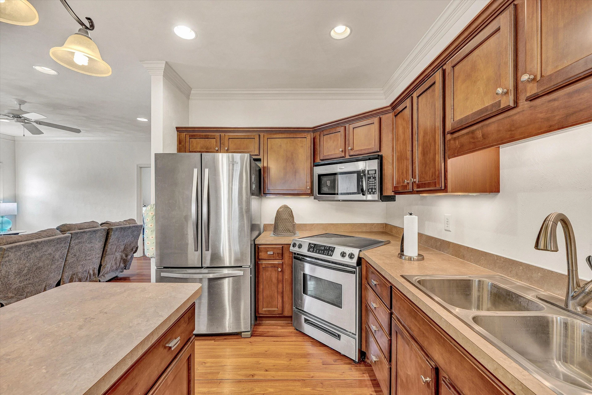 92 Maple ST - Photo 6
