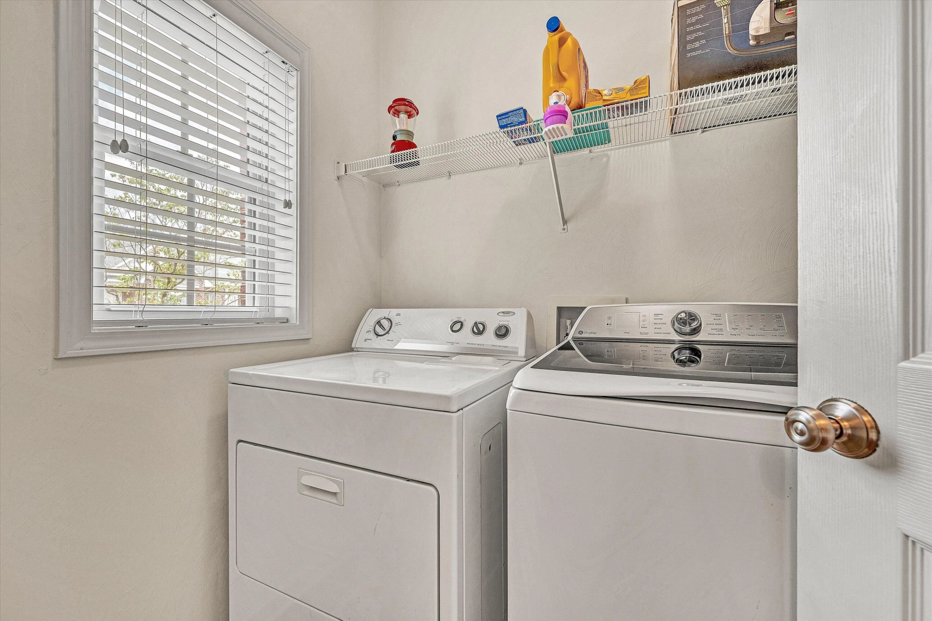 92 Maple ST - Photo 10