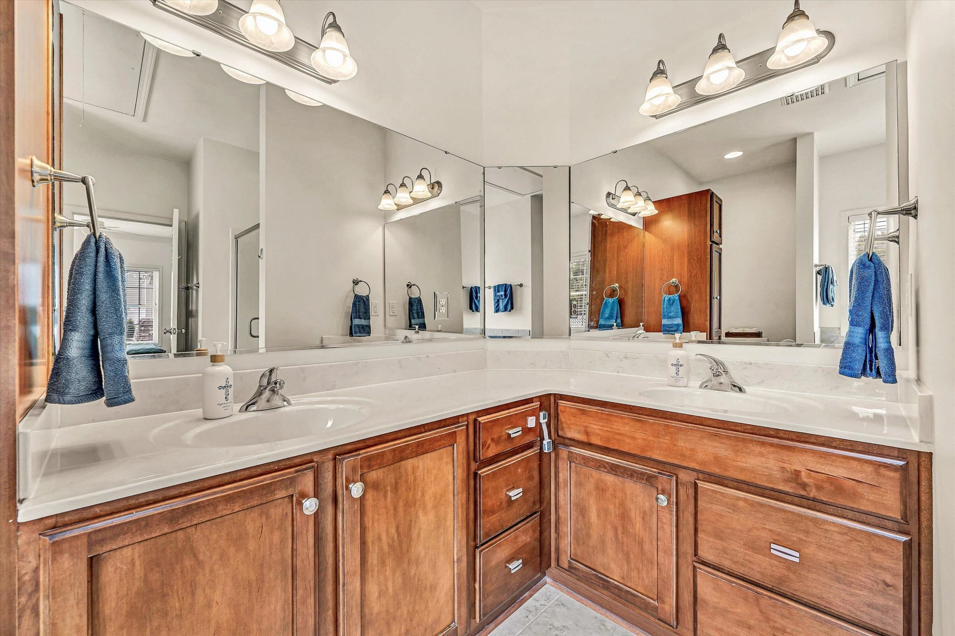 92 Maple ST - Photo 13