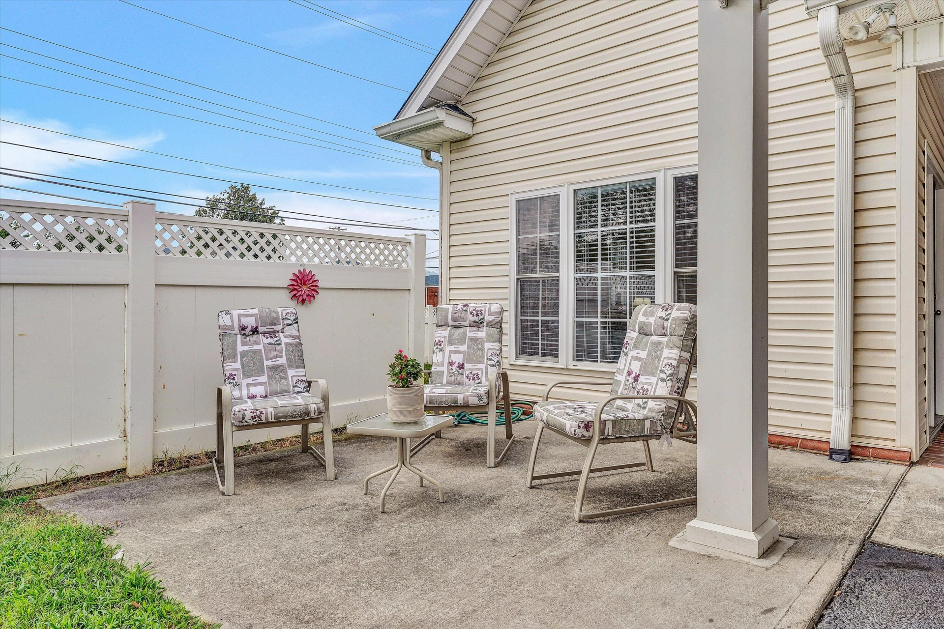 92 Maple ST - Photo 15