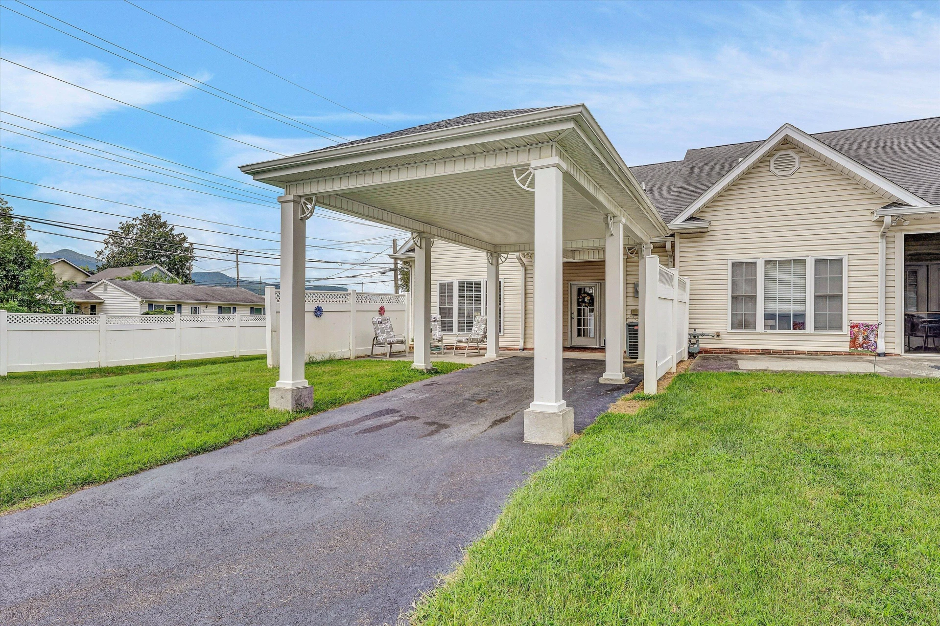 92 Maple ST - Photo 16