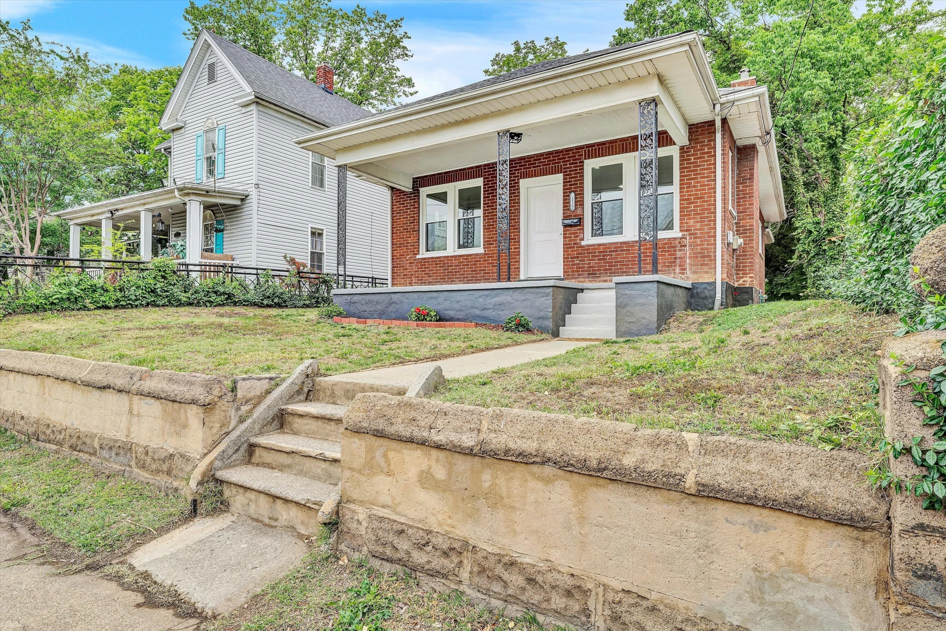 1122 Dale AVE SE - Photo 3