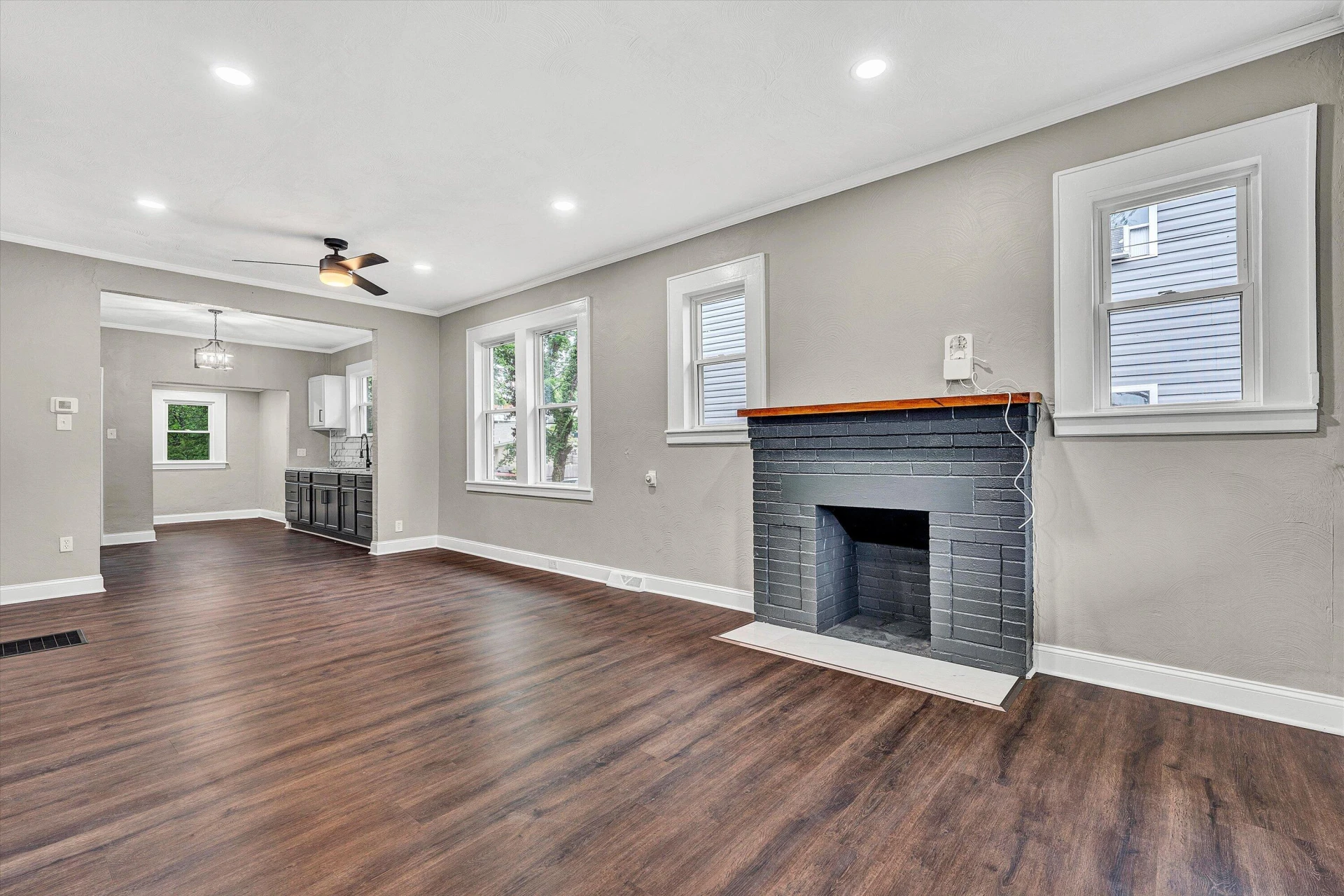 1122 Dale AVE SE - Photo 9