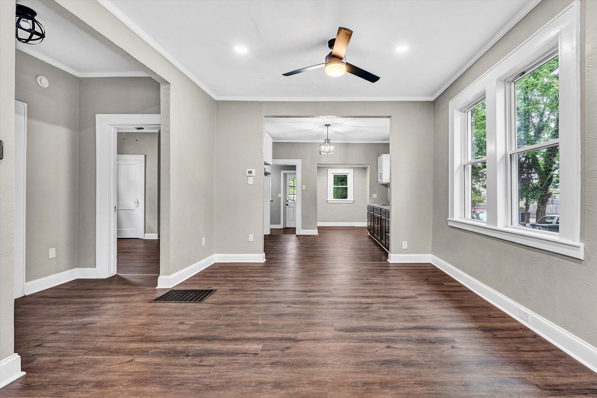 1122 Dale AVE SE - Photo 11