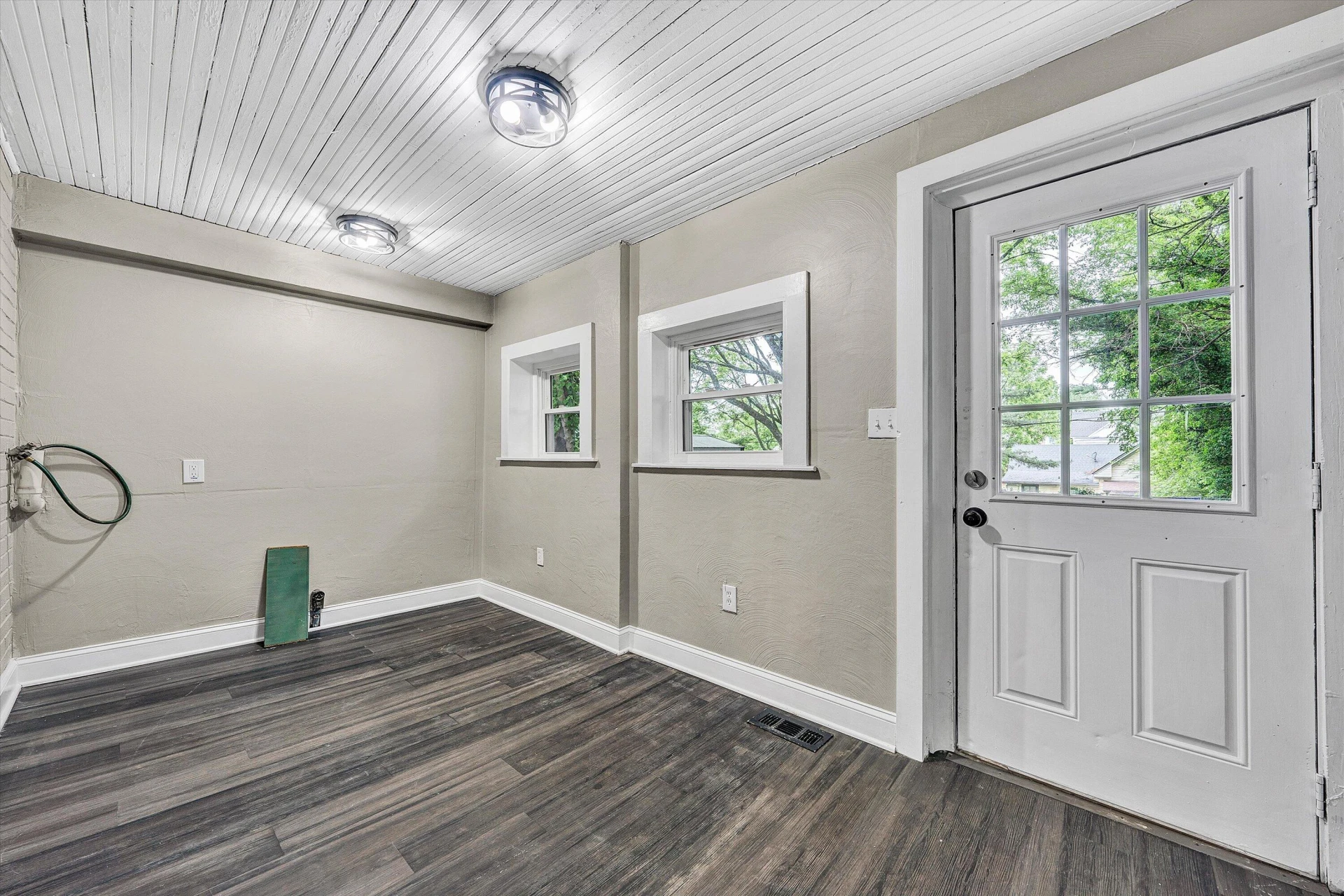 1122 Dale AVE SE - Photo 16