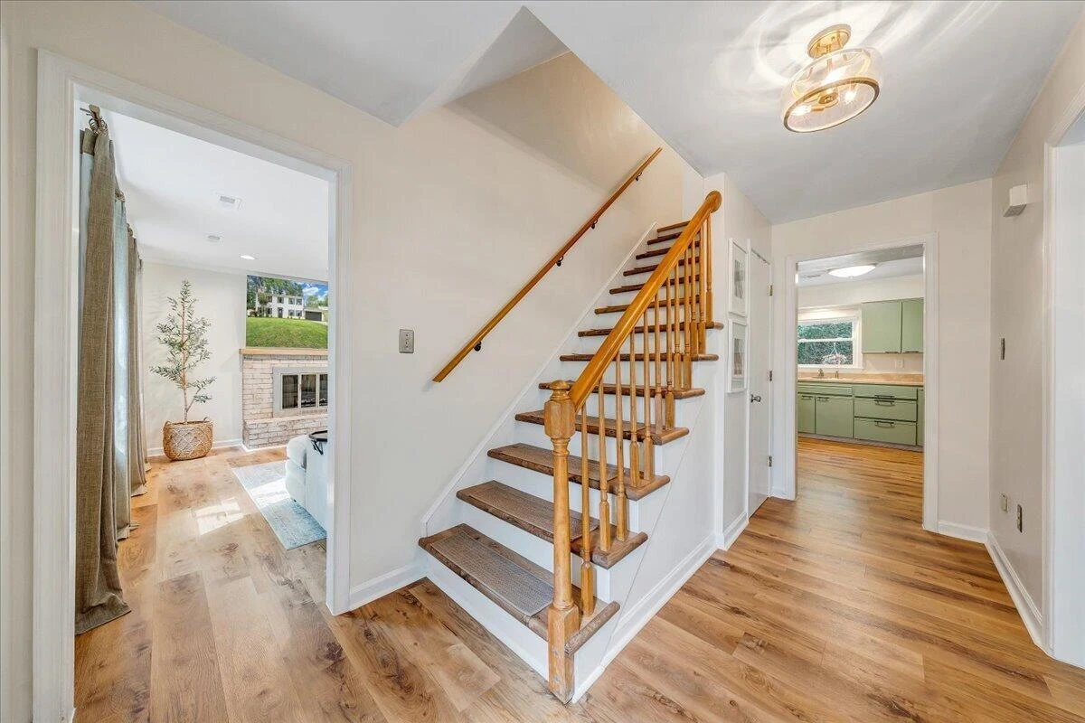 5625 North Lake DR - Photo 4