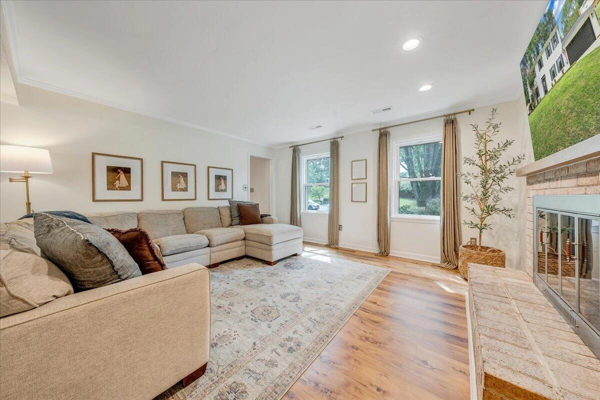 5625 North Lake DR - Photo 9