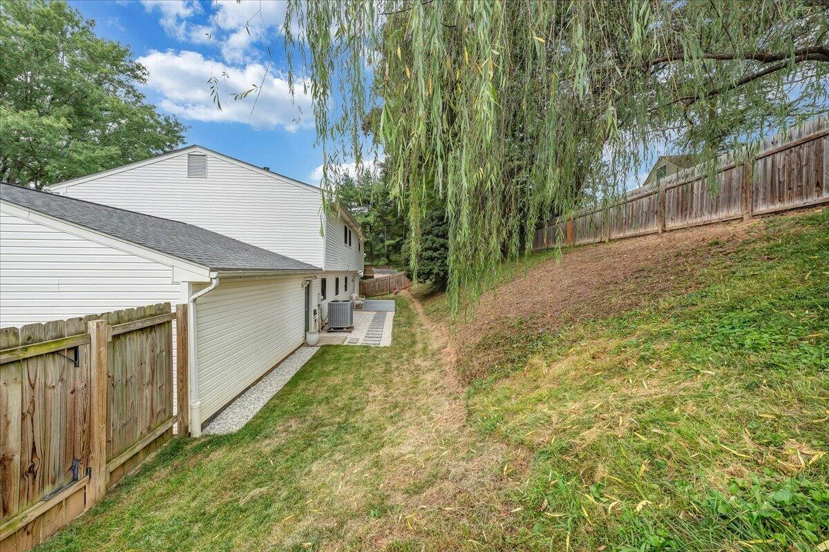 5625 North Lake DR - Photo 37