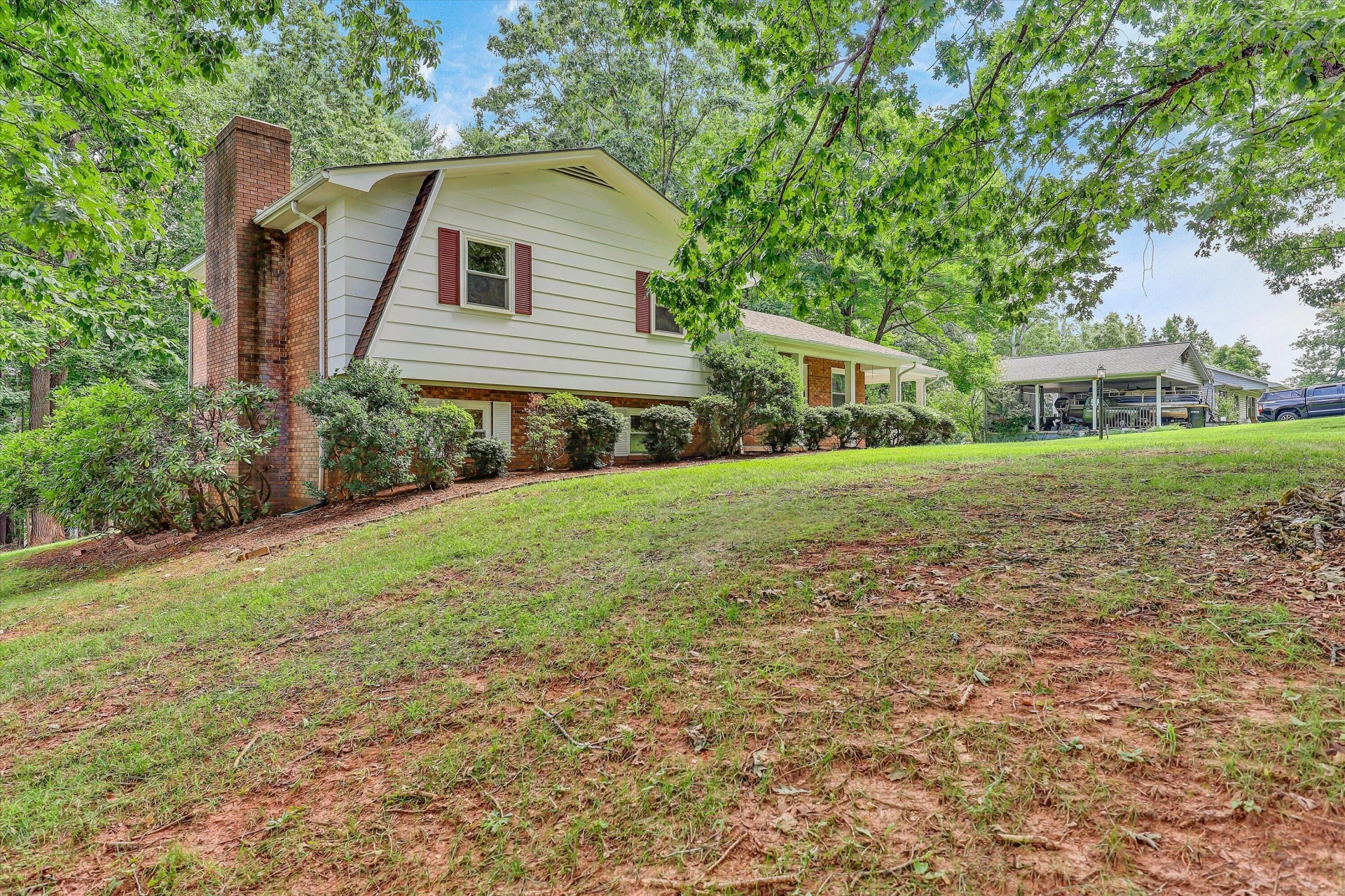 120 Forest Hill LN - Photo 2