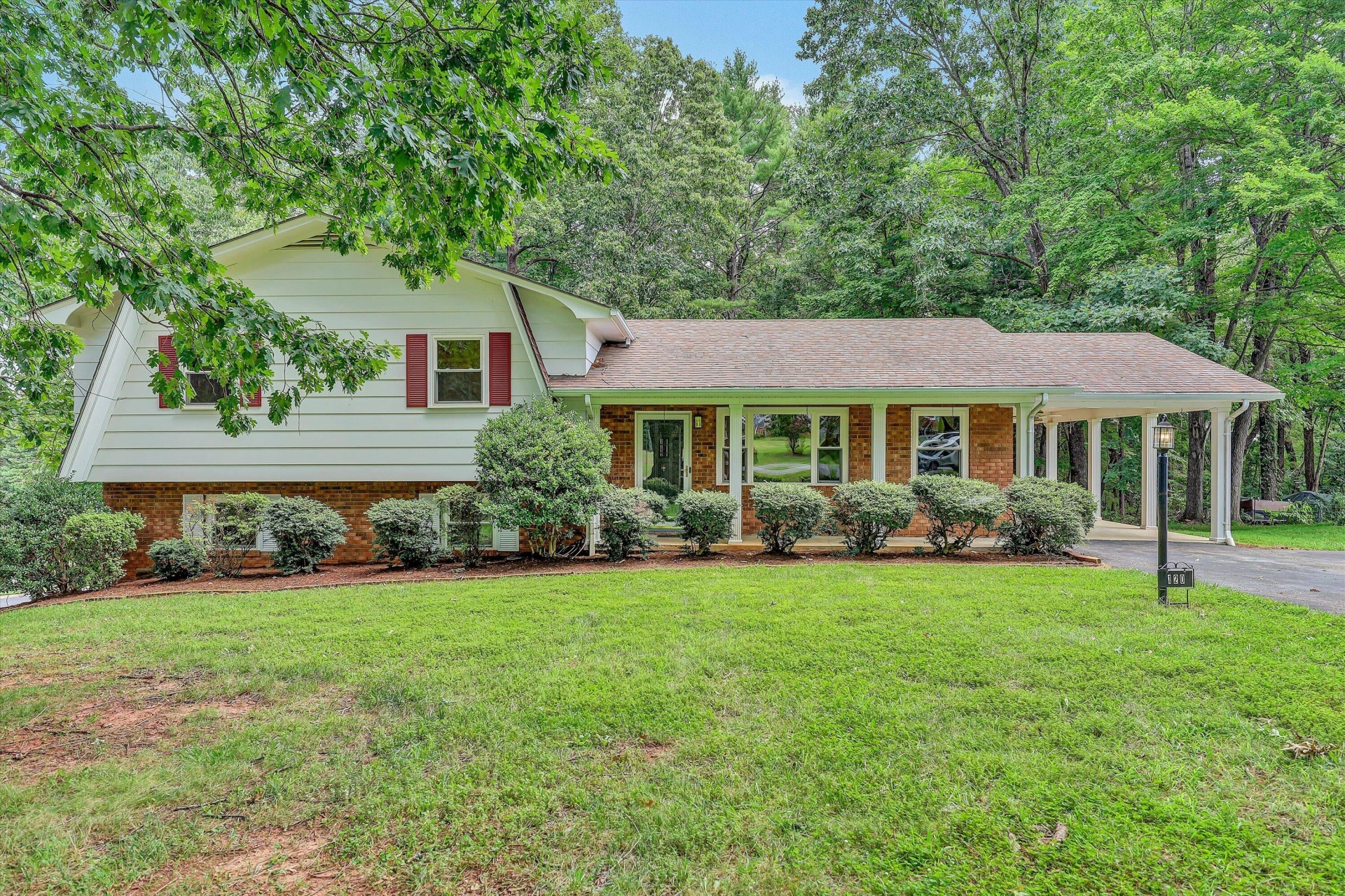 120 Forest Hill LN - Photo 3