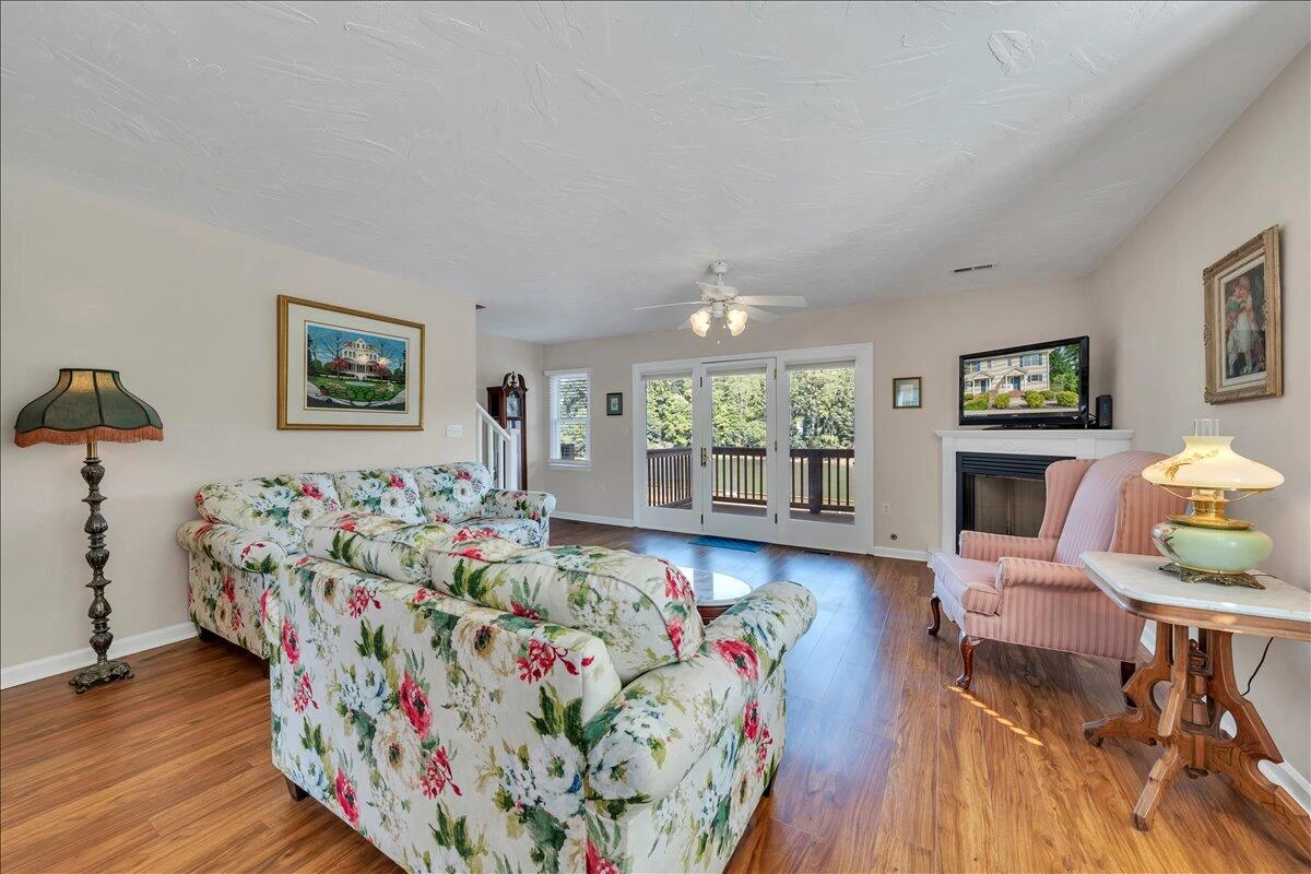 515 Cambridge CT #F6 - Photo 8