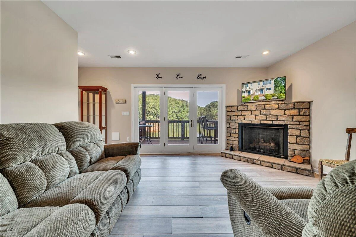 515 Cambridge CT #F6 - Photo 33