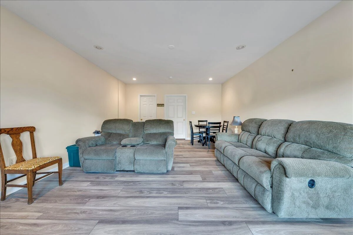 515 Cambridge CT #F6 - Photo 34
