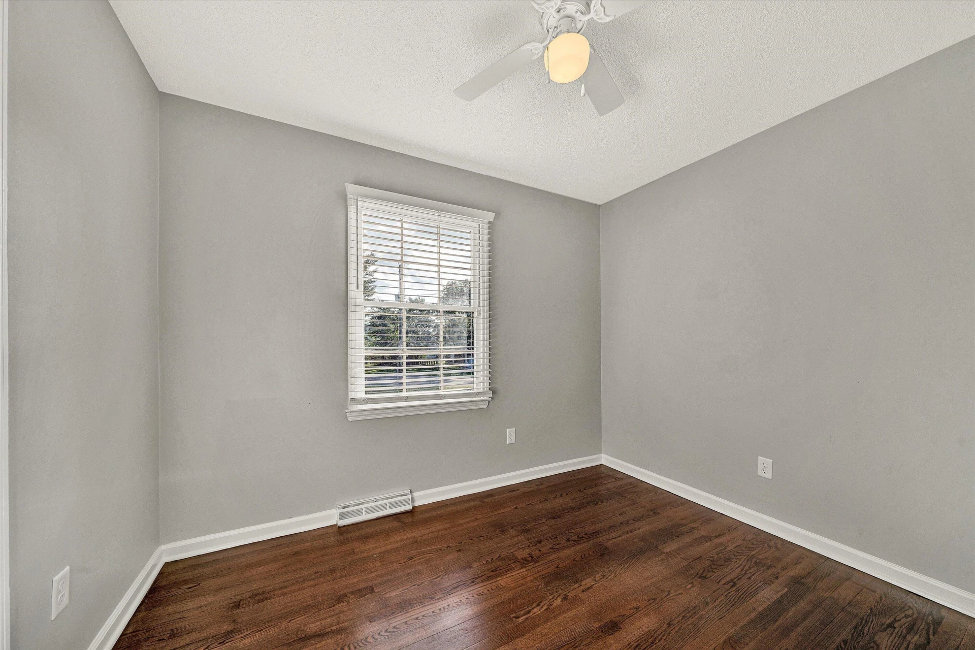 6941 Sontag RD - Photo 15