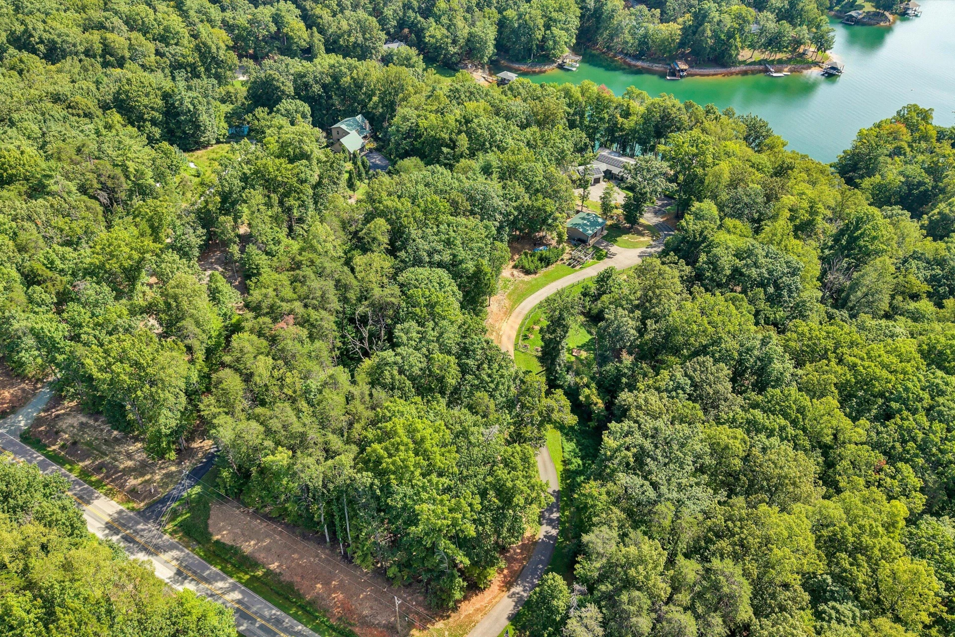 8389 BURNT CHIMNEY RD - Photo 4