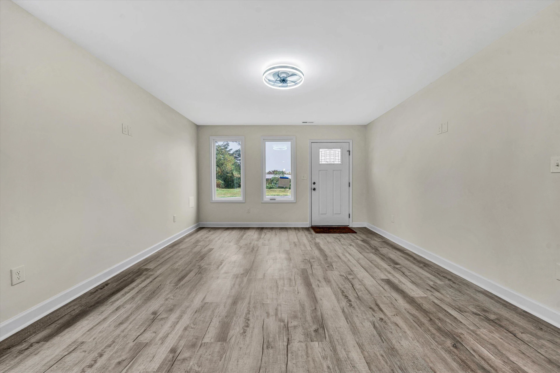 130 W Calhoun ST - Photo 6