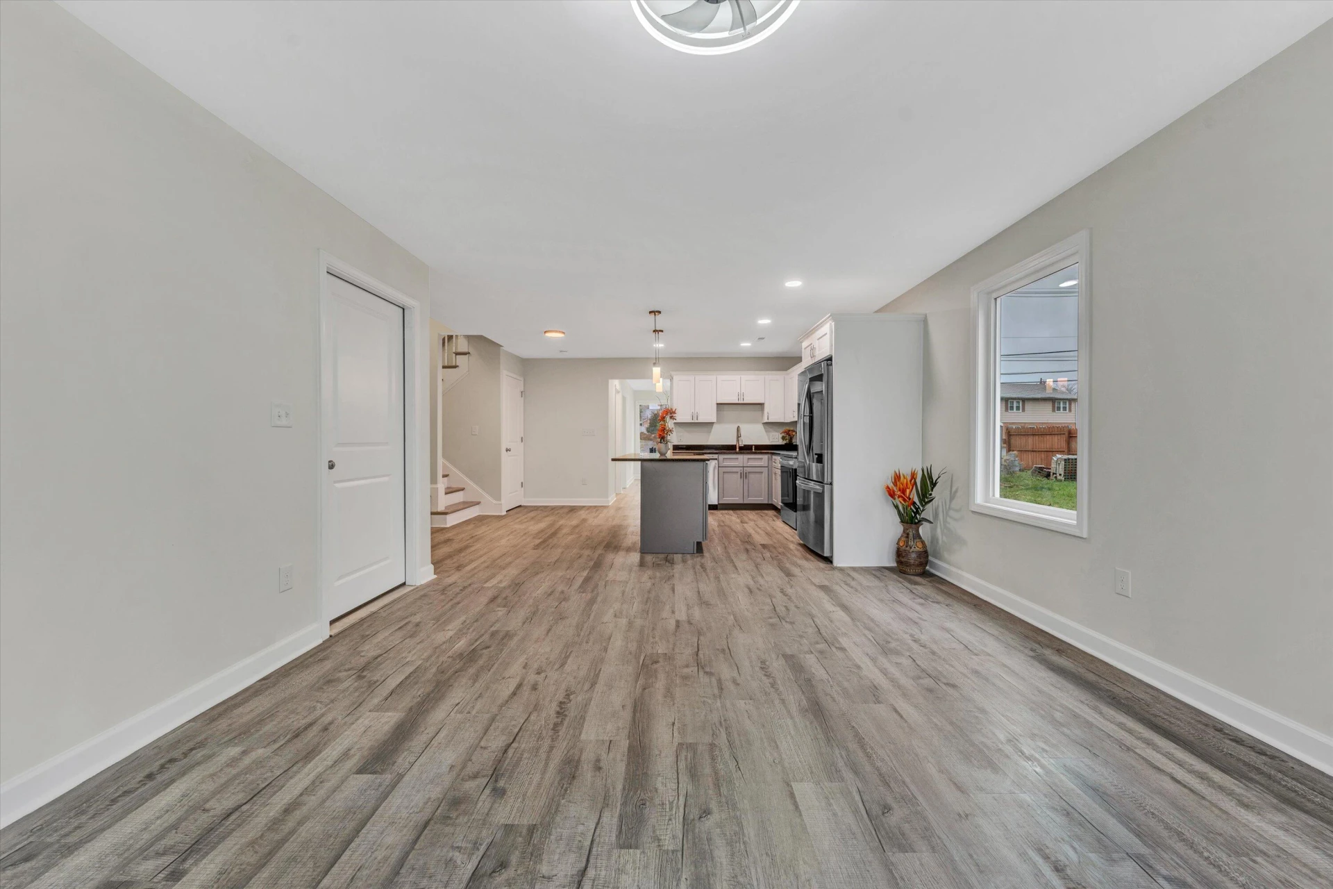 130 W Calhoun ST - Photo 7