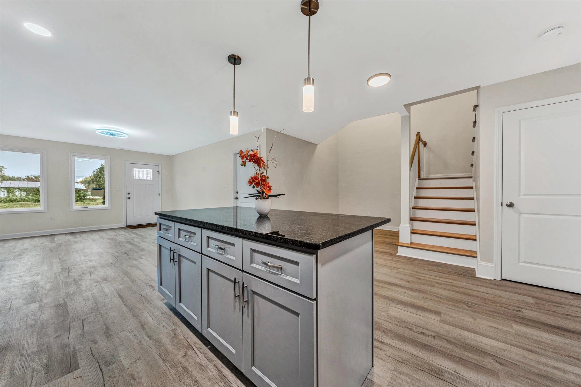 130 W Calhoun ST - Photo 12