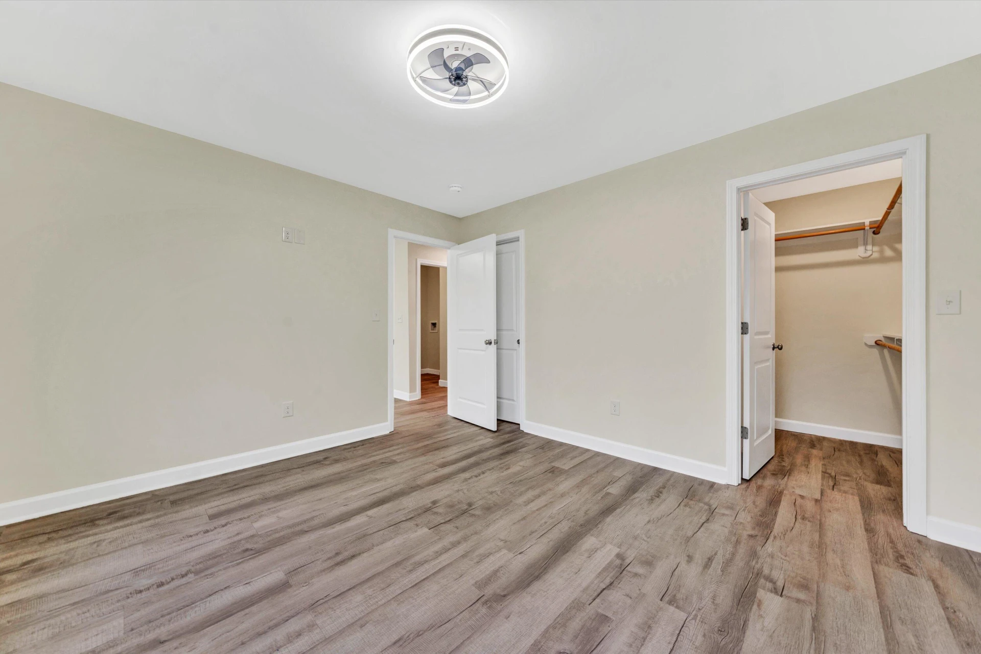 130 W Calhoun ST - Photo 13